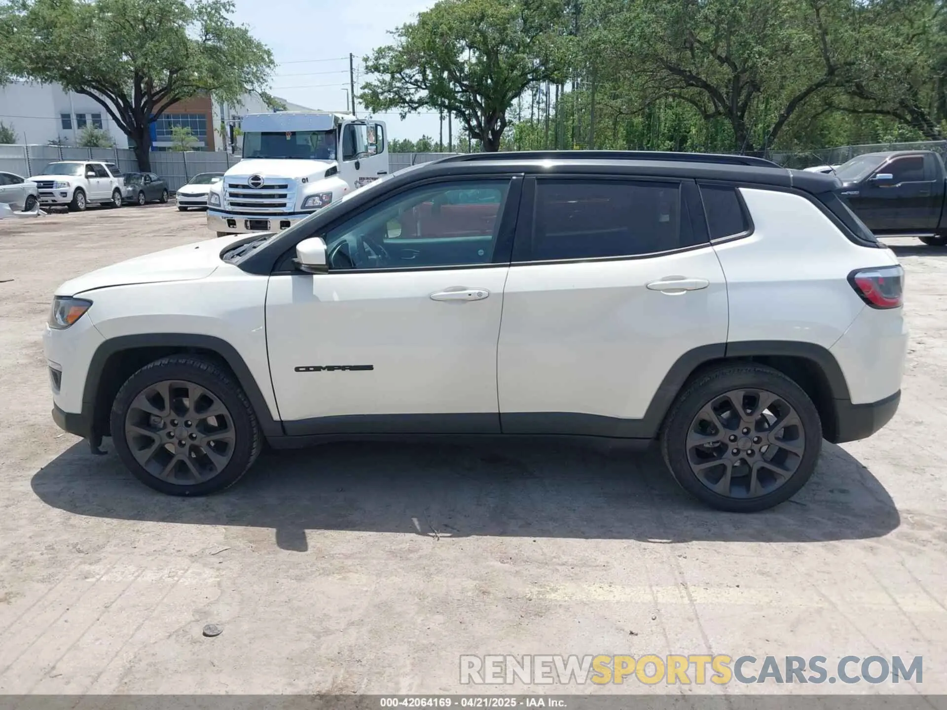 14 Фотография поврежденного автомобиля 3C4NJCCB8KT757610 JEEP COMPASS 2019