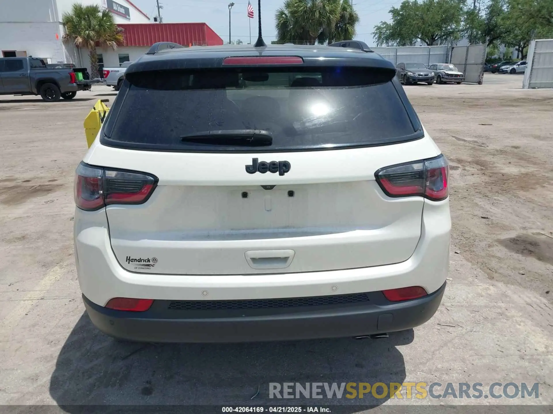 16 Фотография поврежденного автомобиля 3C4NJCCB8KT757610 JEEP COMPASS 2019