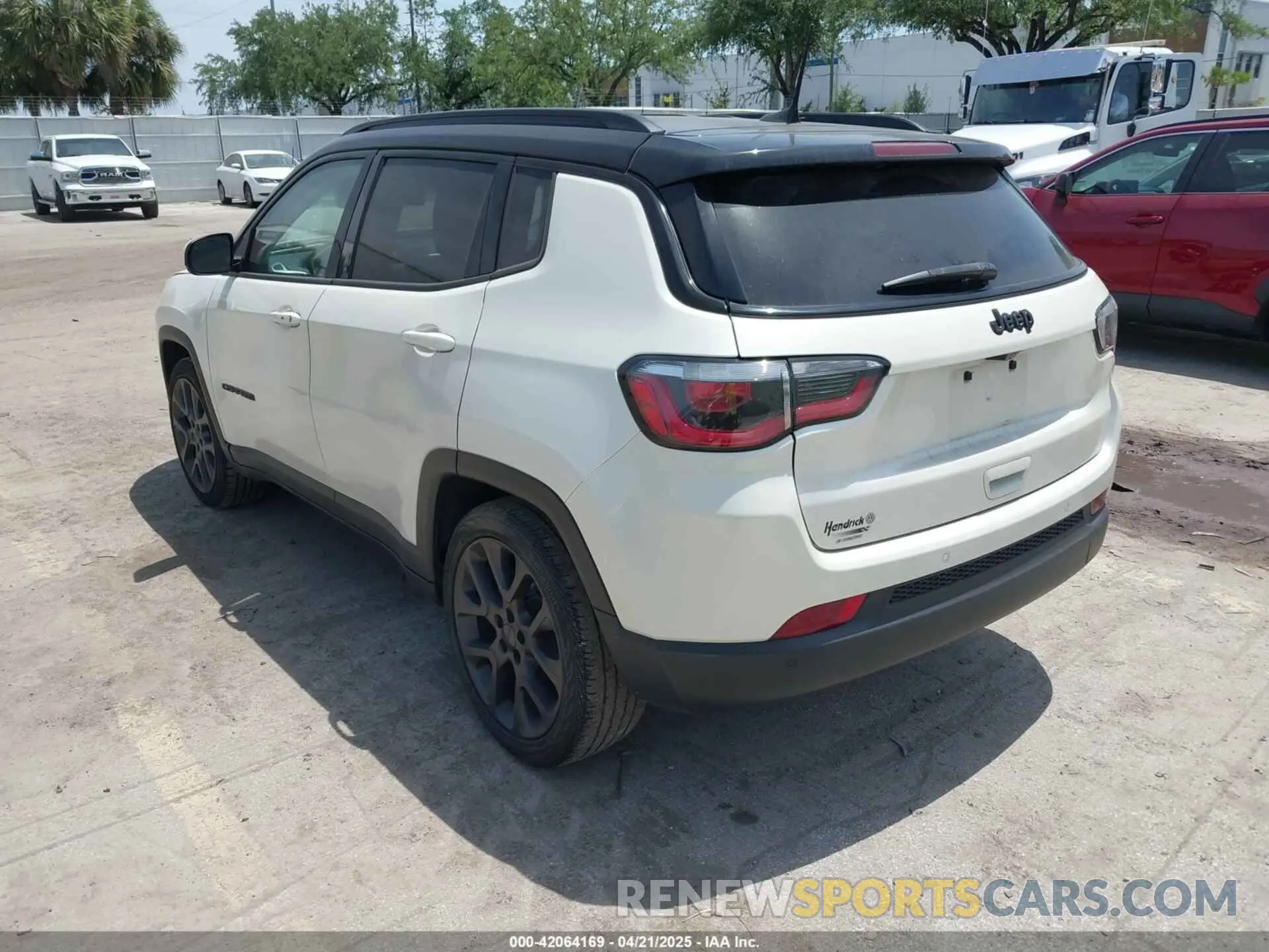 3 Фотография поврежденного автомобиля 3C4NJCCB8KT757610 JEEP COMPASS 2019