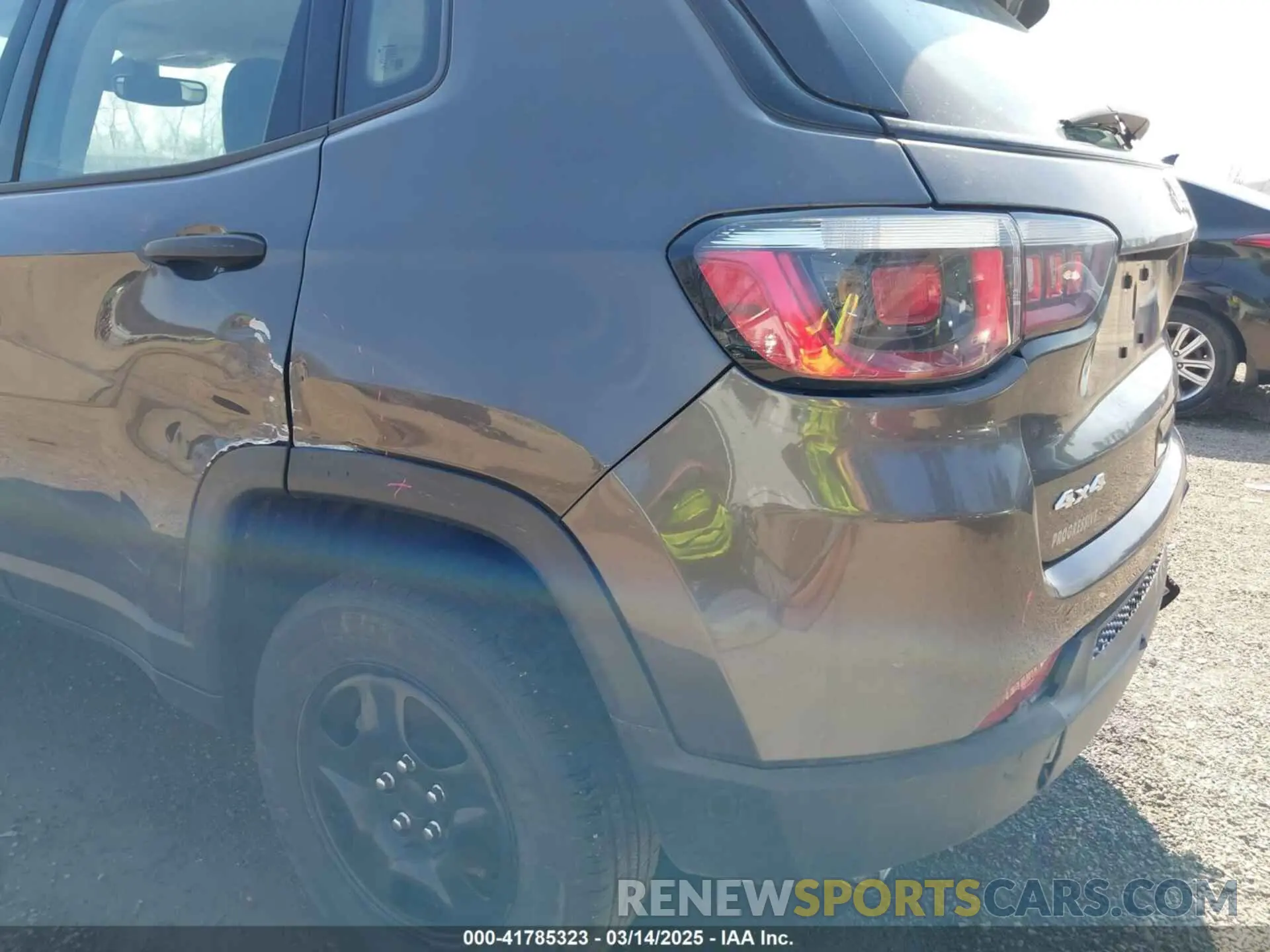 20 Photograph of a damaged car 3C4NJDAB0KT703016 JEEP COMPASS 2019