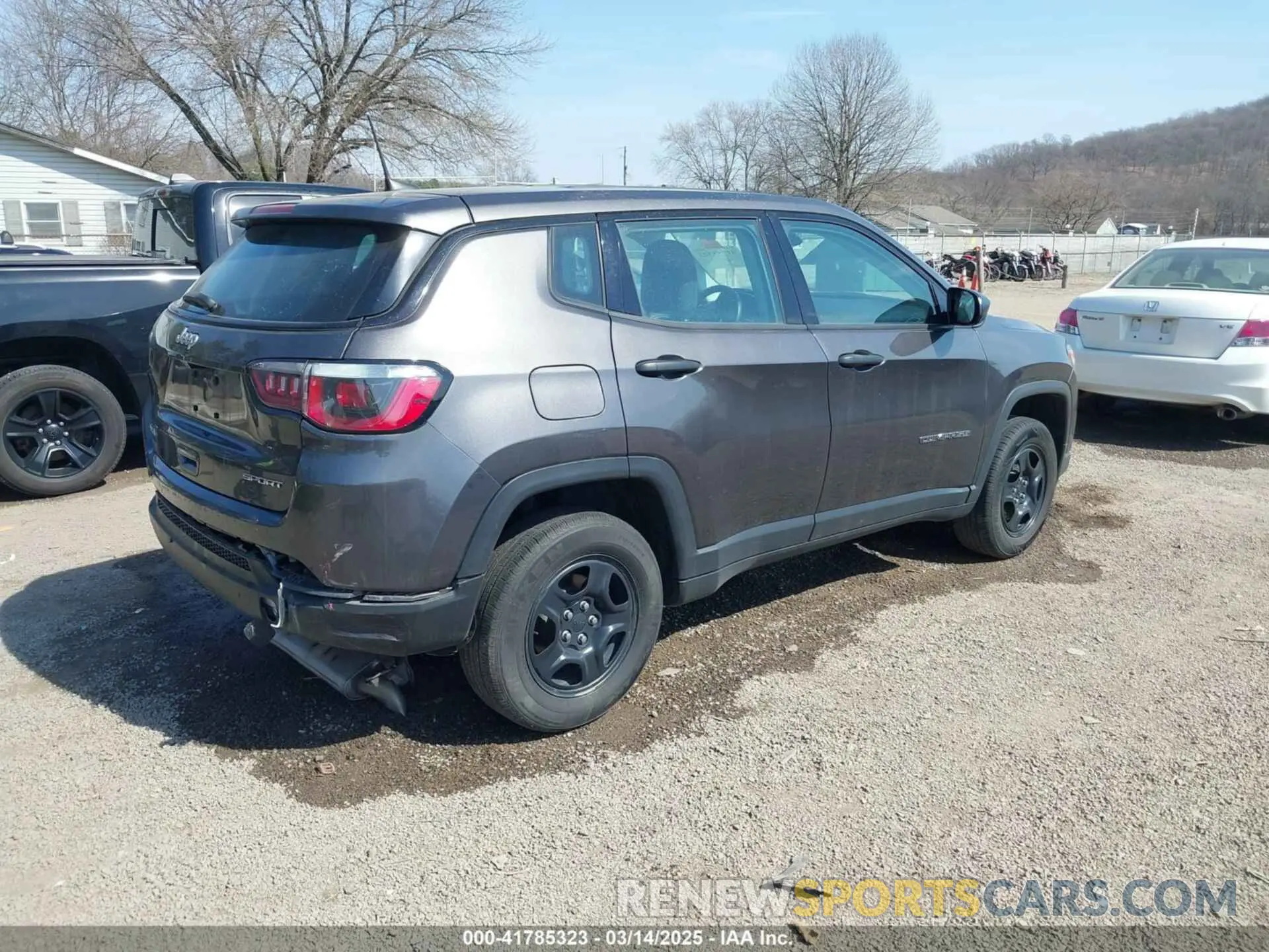 4 Photograph of a damaged car 3C4NJDAB0KT703016 JEEP COMPASS 2019