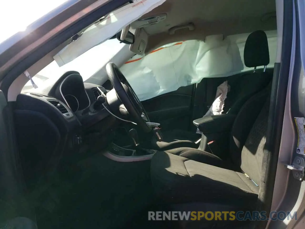 7 Фотография поврежденного автомобиля 3C4NJDAB1KT802816 JEEP COMPASS 2019