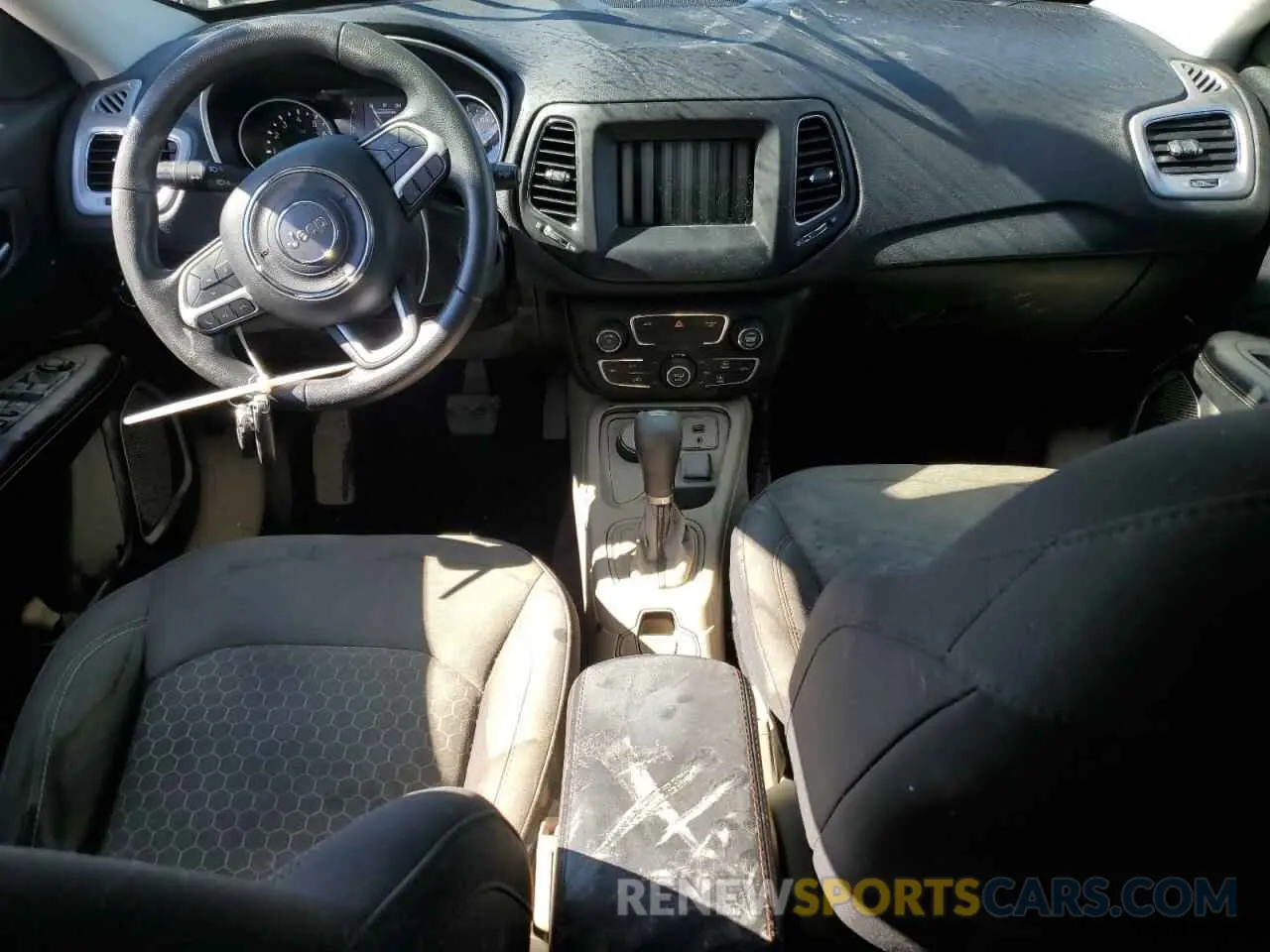 8 Photograph of a damaged car 3C4NJDAB2KT734946 JEEP COMPASS 2019