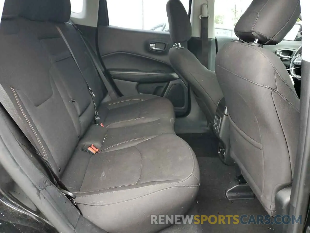 11 Фотография поврежденного автомобиля 3C4NJDAB4KT803099 JEEP COMPASS 2019