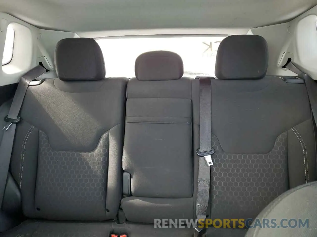 10 Photograph of a damaged car 3C4NJDABXKT754197 JEEP COMPASS 2019