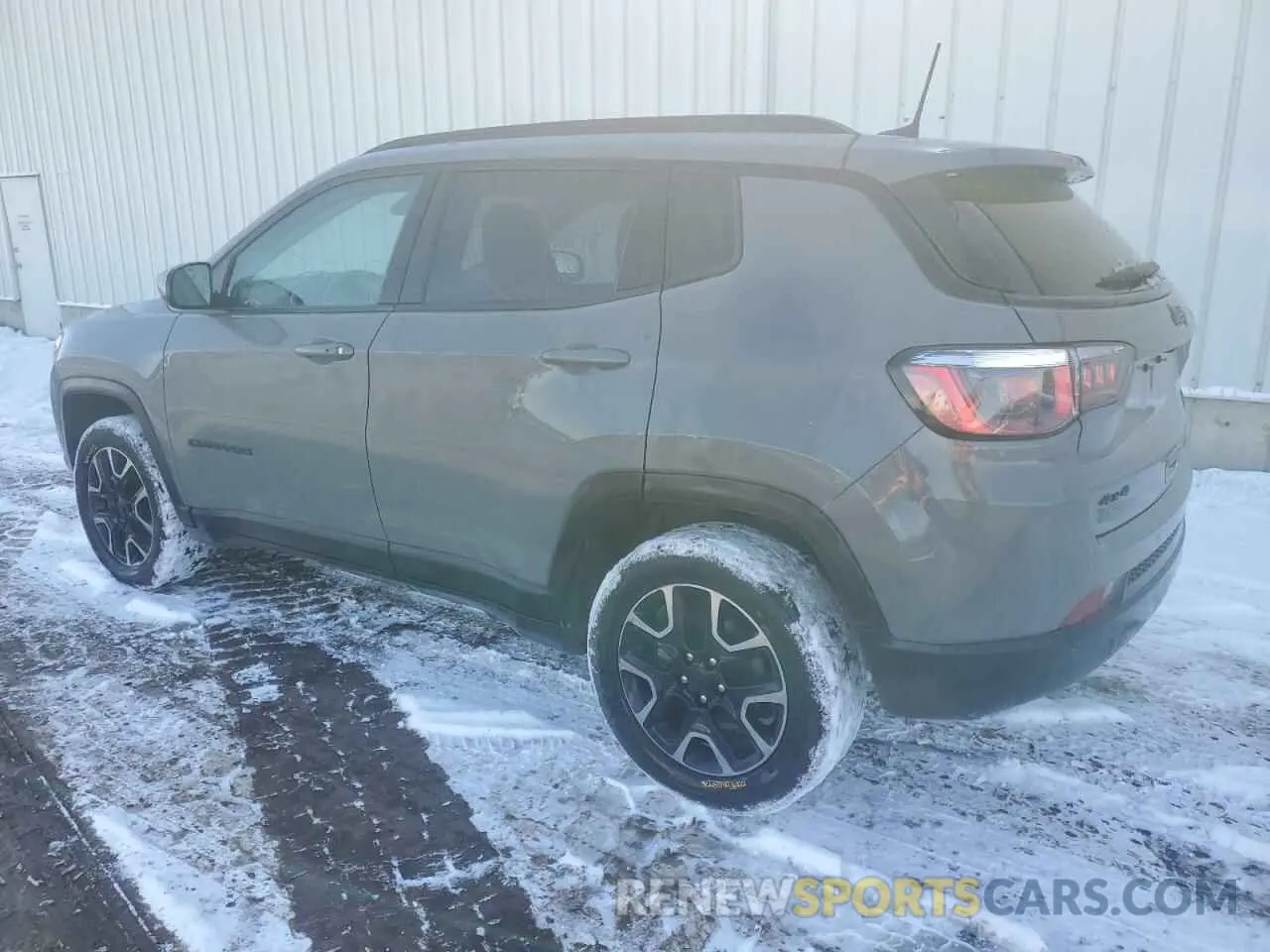 2 Photograph of a damaged car 3C4NJDABXKT754197 JEEP COMPASS 2019