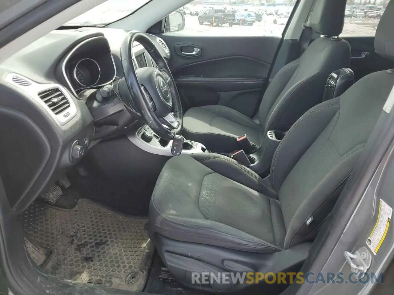 7 Photograph of a damaged car 3C4NJDABXKT754197 JEEP COMPASS 2019