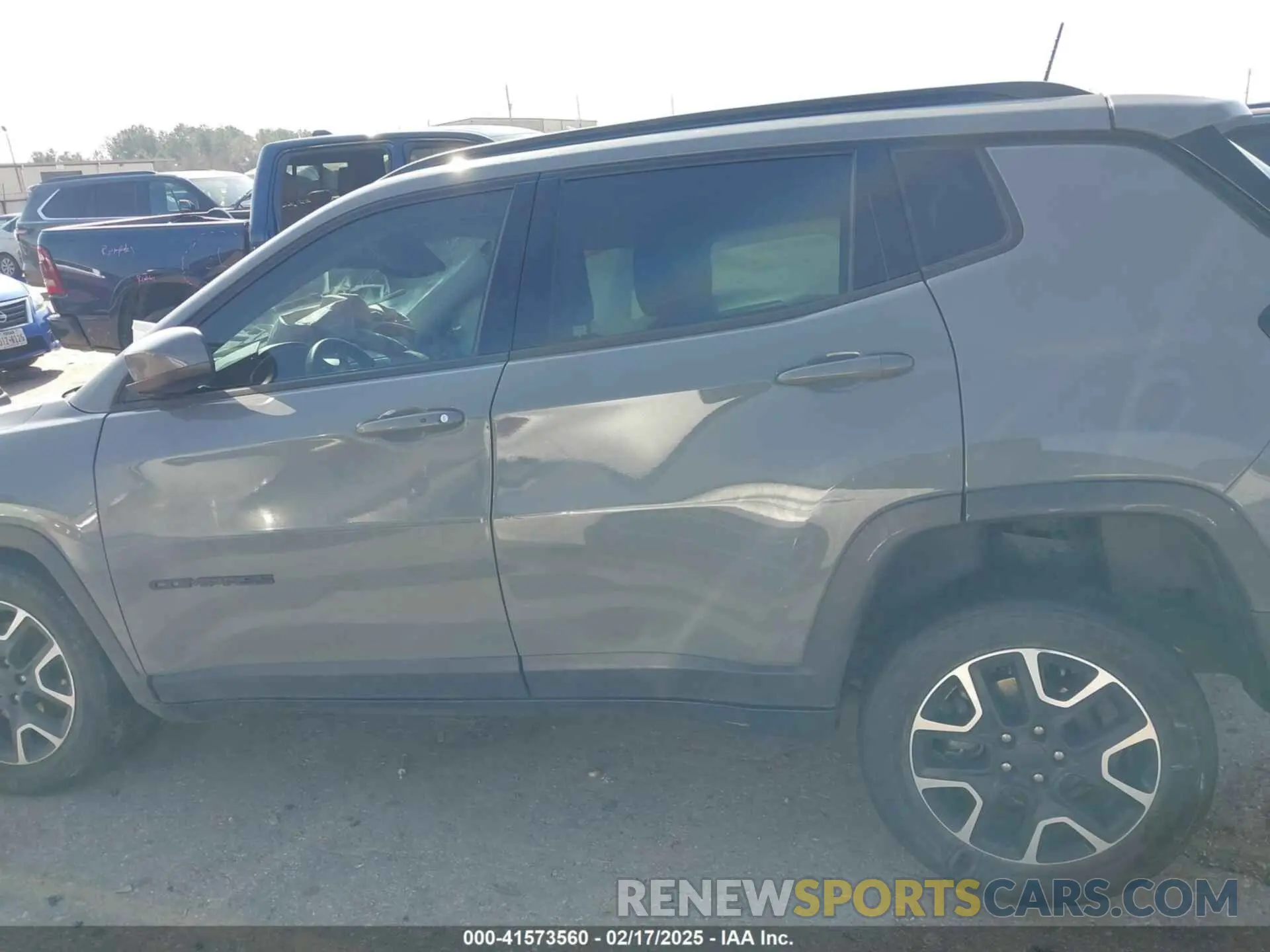 15 Фотография поврежденного автомобиля 3C4NJDABXKT847866 JEEP COMPASS 2019