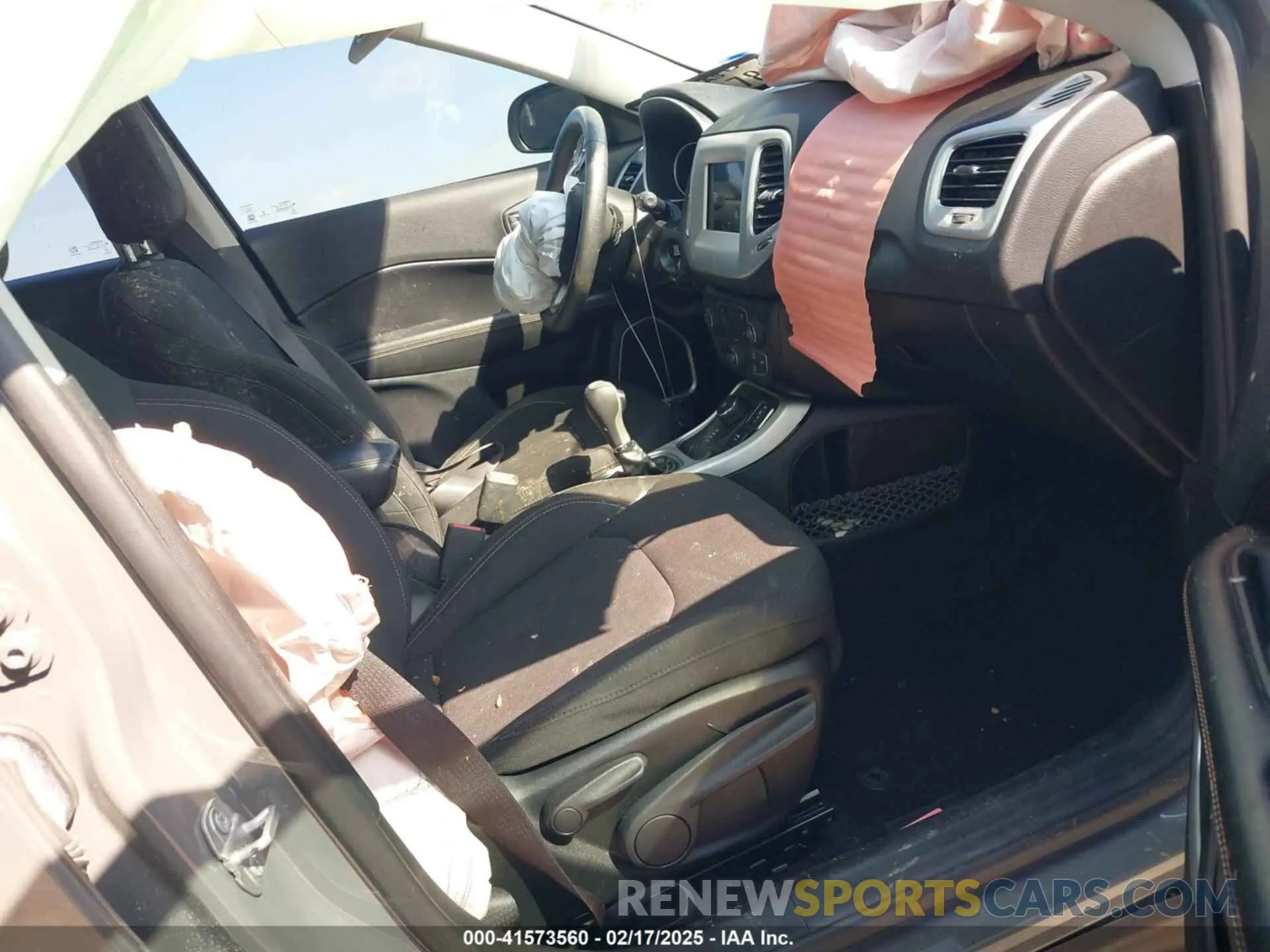 5 Фотография поврежденного автомобиля 3C4NJDABXKT847866 JEEP COMPASS 2019