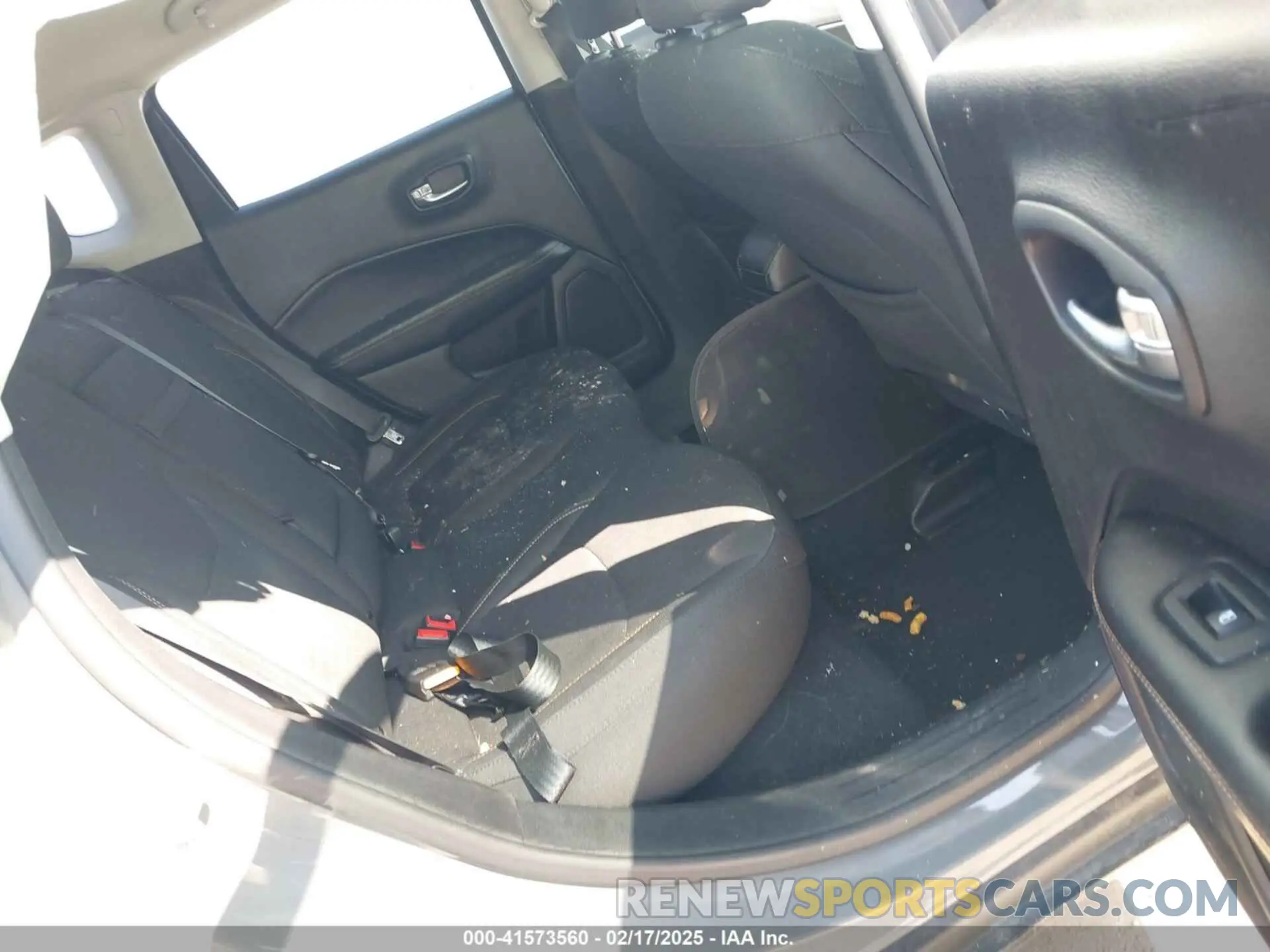 8 Фотография поврежденного автомобиля 3C4NJDABXKT847866 JEEP COMPASS 2019