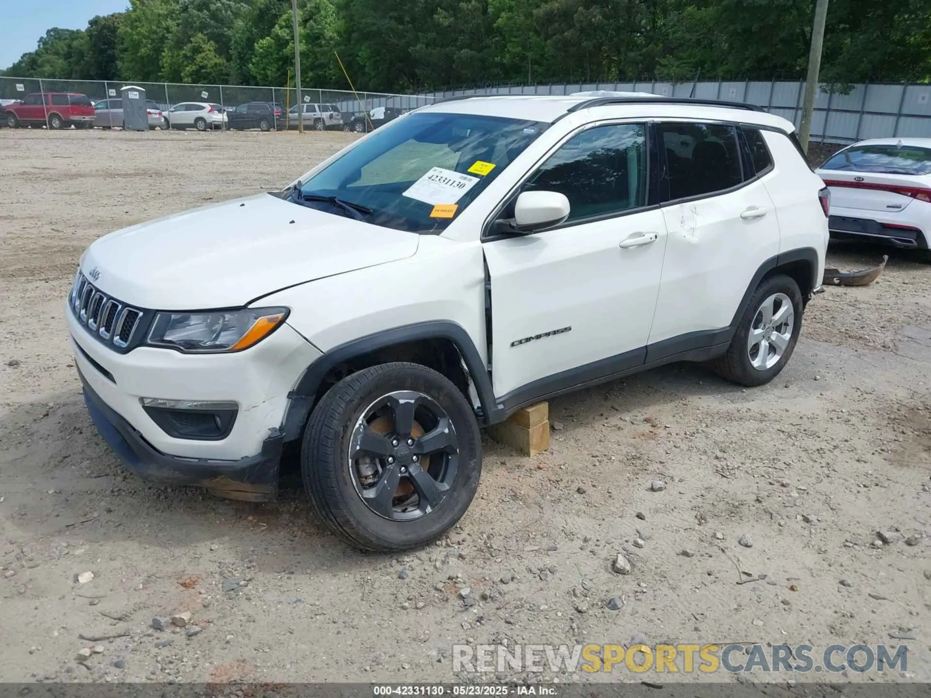 2 Photograph of a damaged car 3C4NJDBB1KT639082 JEEP COMPASS 2019