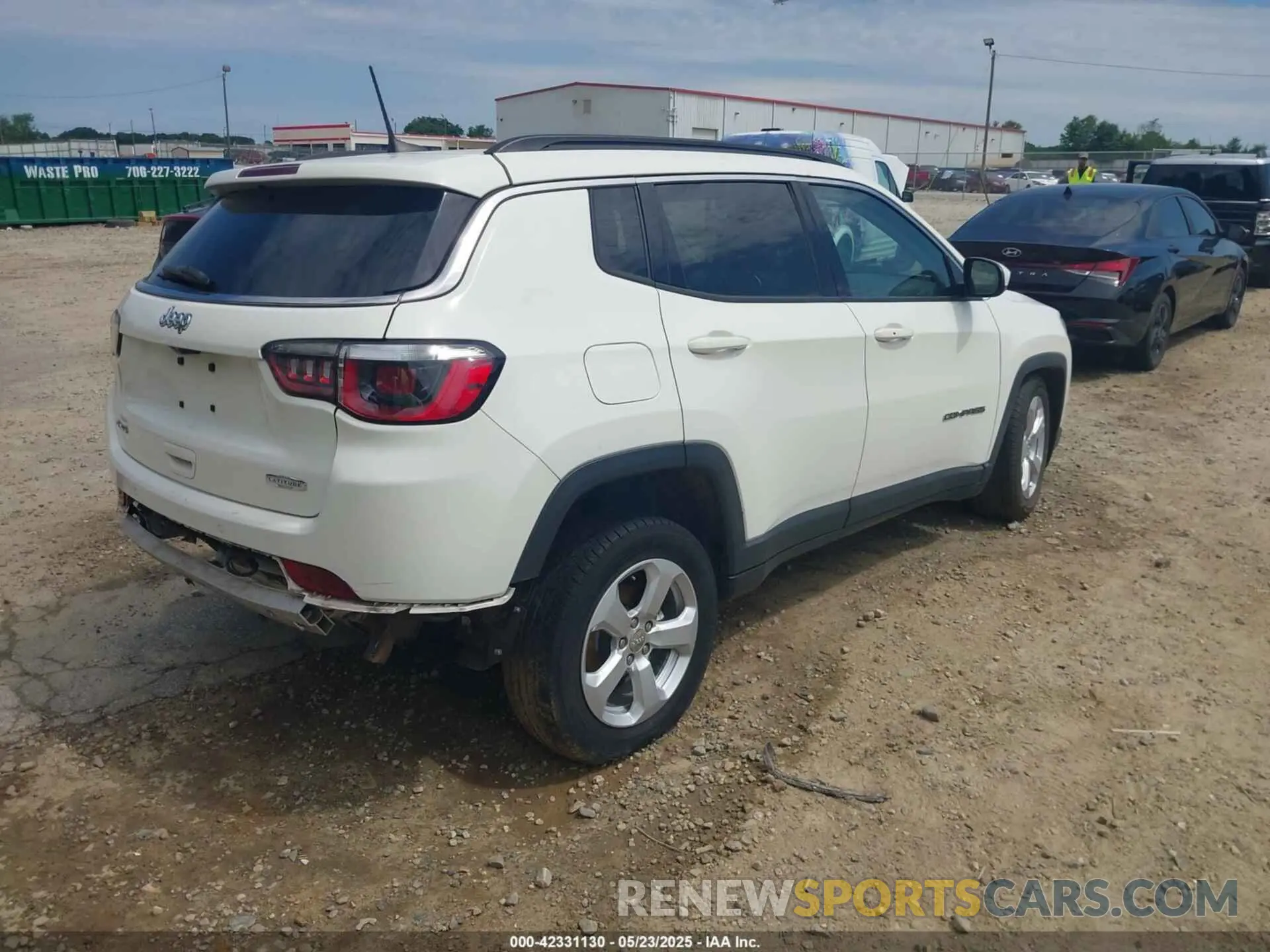 4 Photograph of a damaged car 3C4NJDBB1KT639082 JEEP COMPASS 2019