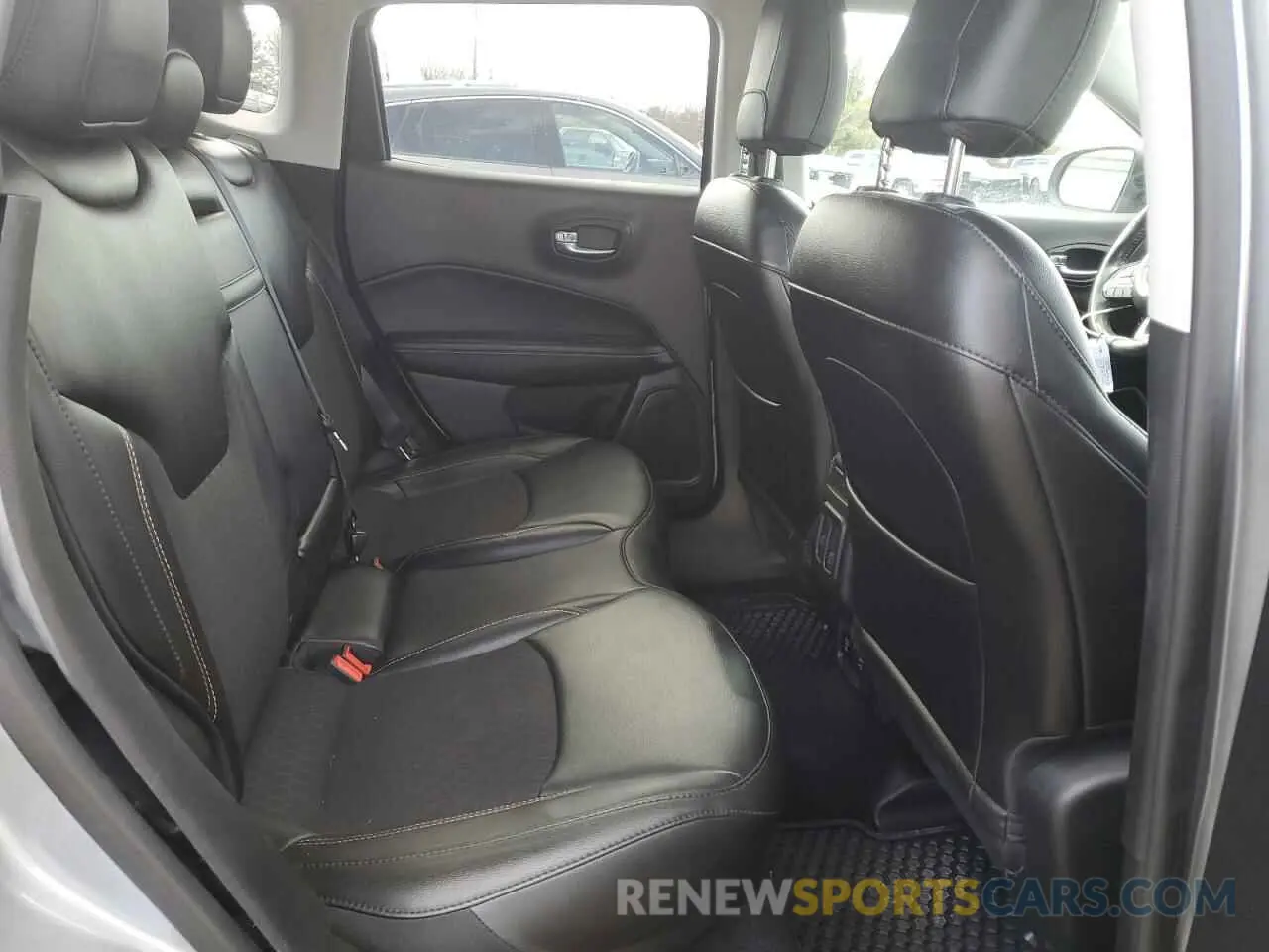 11 Photograph of a damaged car 3C4NJDBB1KT656304 JEEP COMPASS 2019