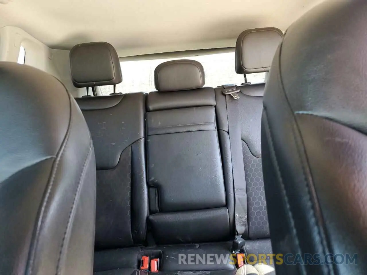 10 Photograph of a damaged car 3C4NJDBB1KT703251 JEEP COMPASS 2019