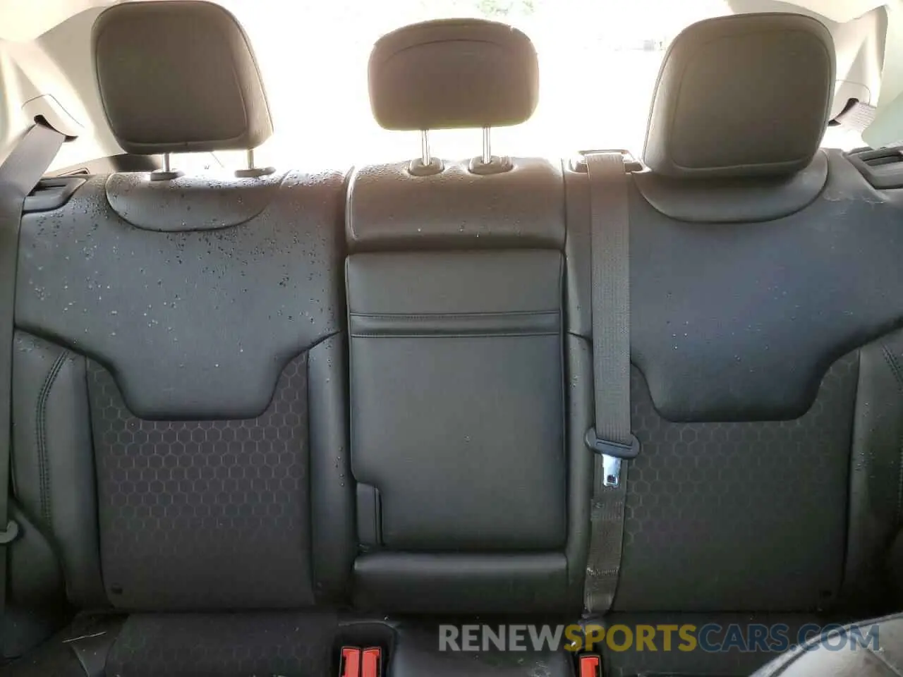 10 Photograph of a damaged car 3C4NJDBB1KT781349 JEEP COMPASS 2019