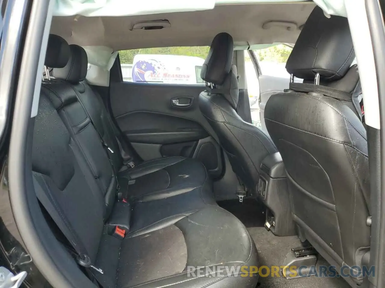 11 Photograph of a damaged car 3C4NJDBB1KT781349 JEEP COMPASS 2019
