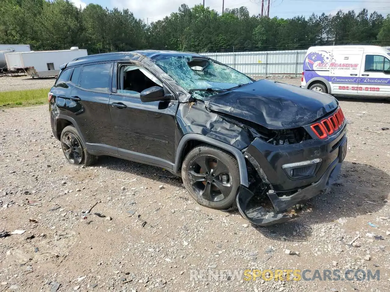 4 Photograph of a damaged car 3C4NJDBB1KT781349 JEEP COMPASS 2019