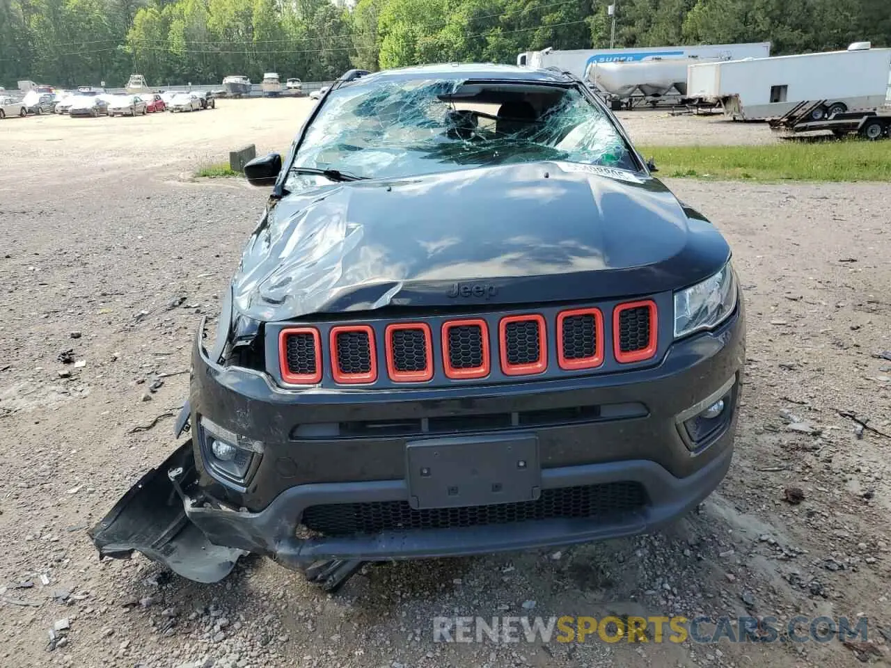 5 Photograph of a damaged car 3C4NJDBB1KT781349 JEEP COMPASS 2019