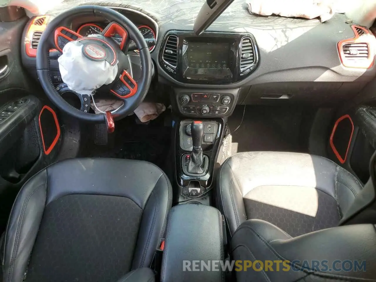 8 Photograph of a damaged car 3C4NJDBB1KT781349 JEEP COMPASS 2019