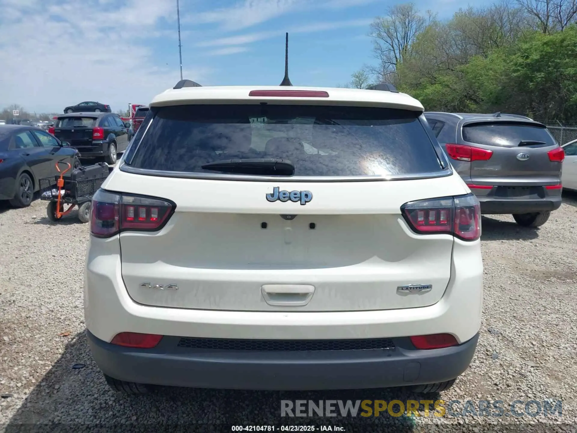 17 Фотография поврежденного автомобиля 3C4NJDBB1KT792223 JEEP COMPASS 2019
