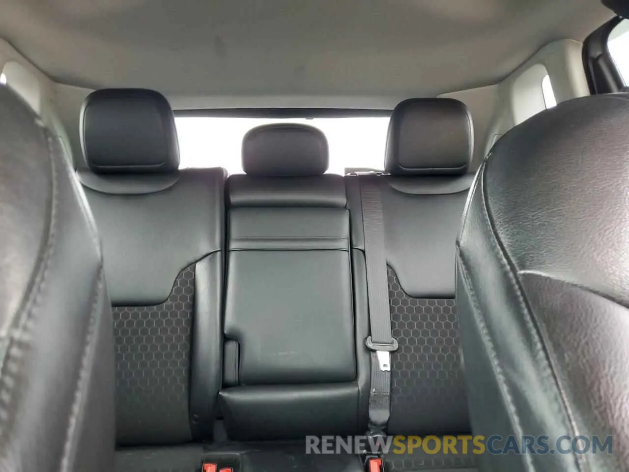 10 Photograph of a damaged car 3C4NJDBB1KT838987 JEEP COMPASS 2019