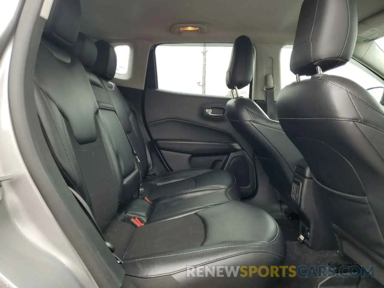 11 Photograph of a damaged car 3C4NJDBB1KT838987 JEEP COMPASS 2019