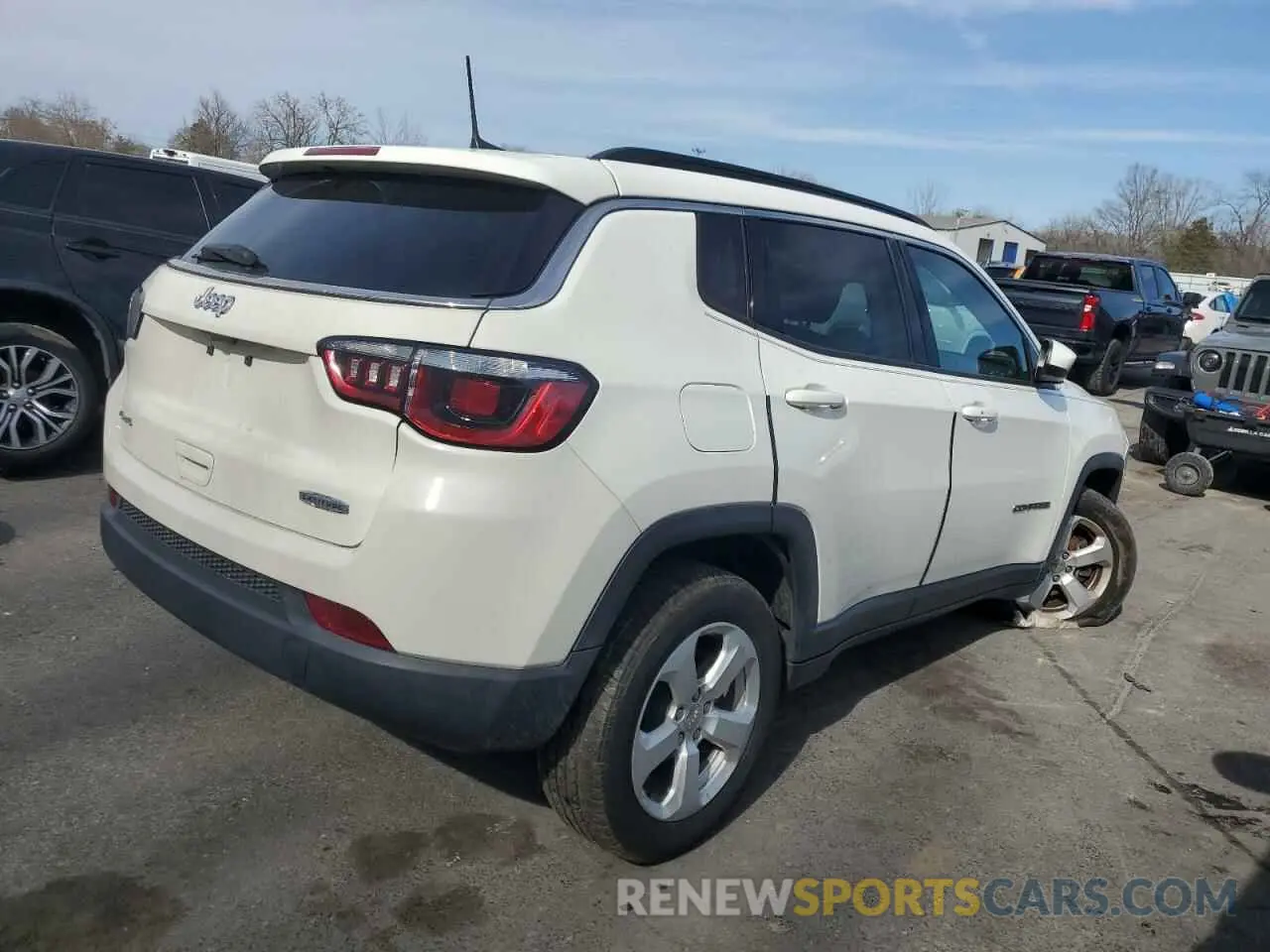 3 Photograph of a damaged car 3C4NJDBB1KT850900 JEEP COMPASS 2019