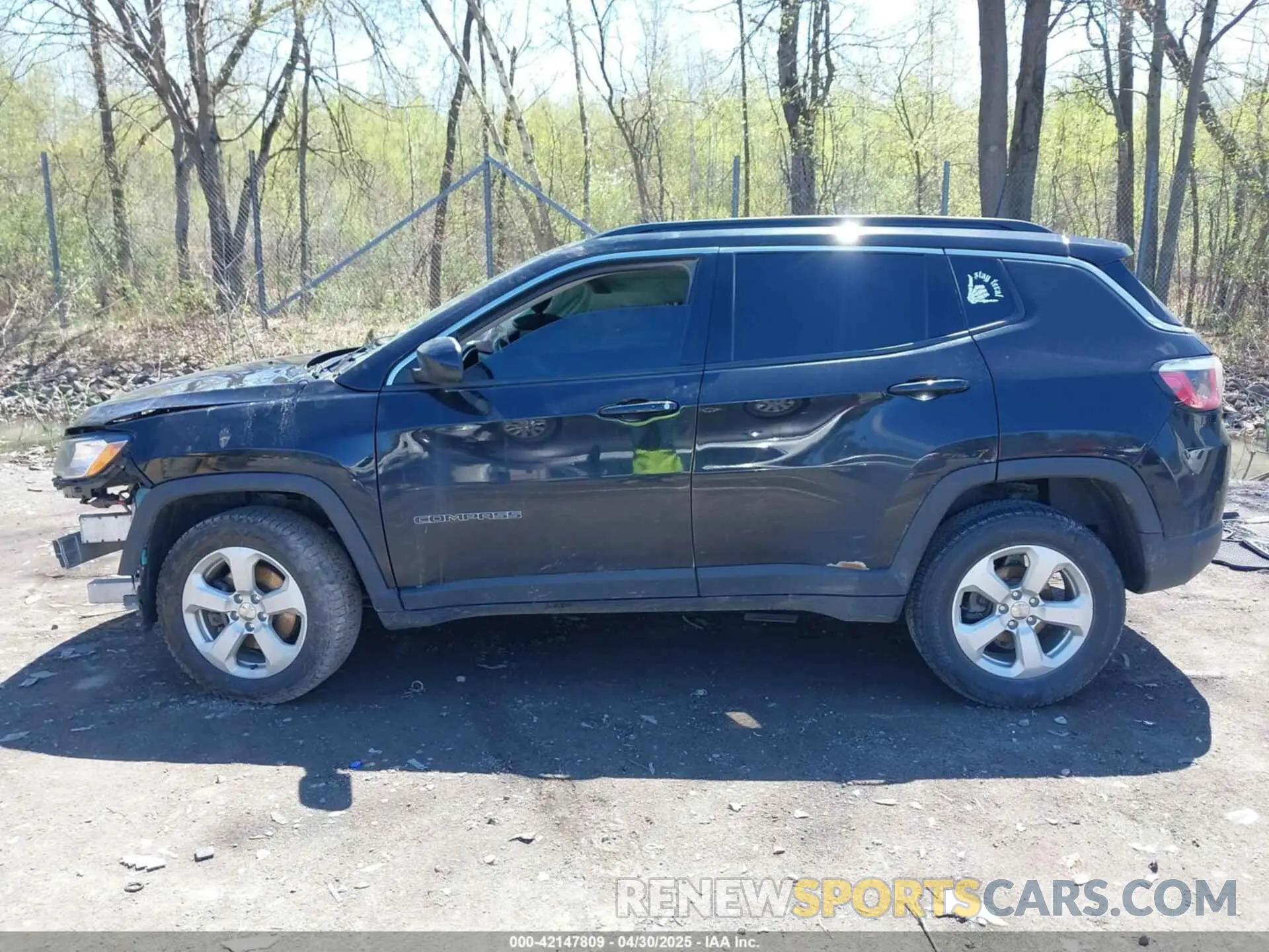 13 Photograph of a damaged car 3C4NJDBB2KT593620 JEEP COMPASS 2019