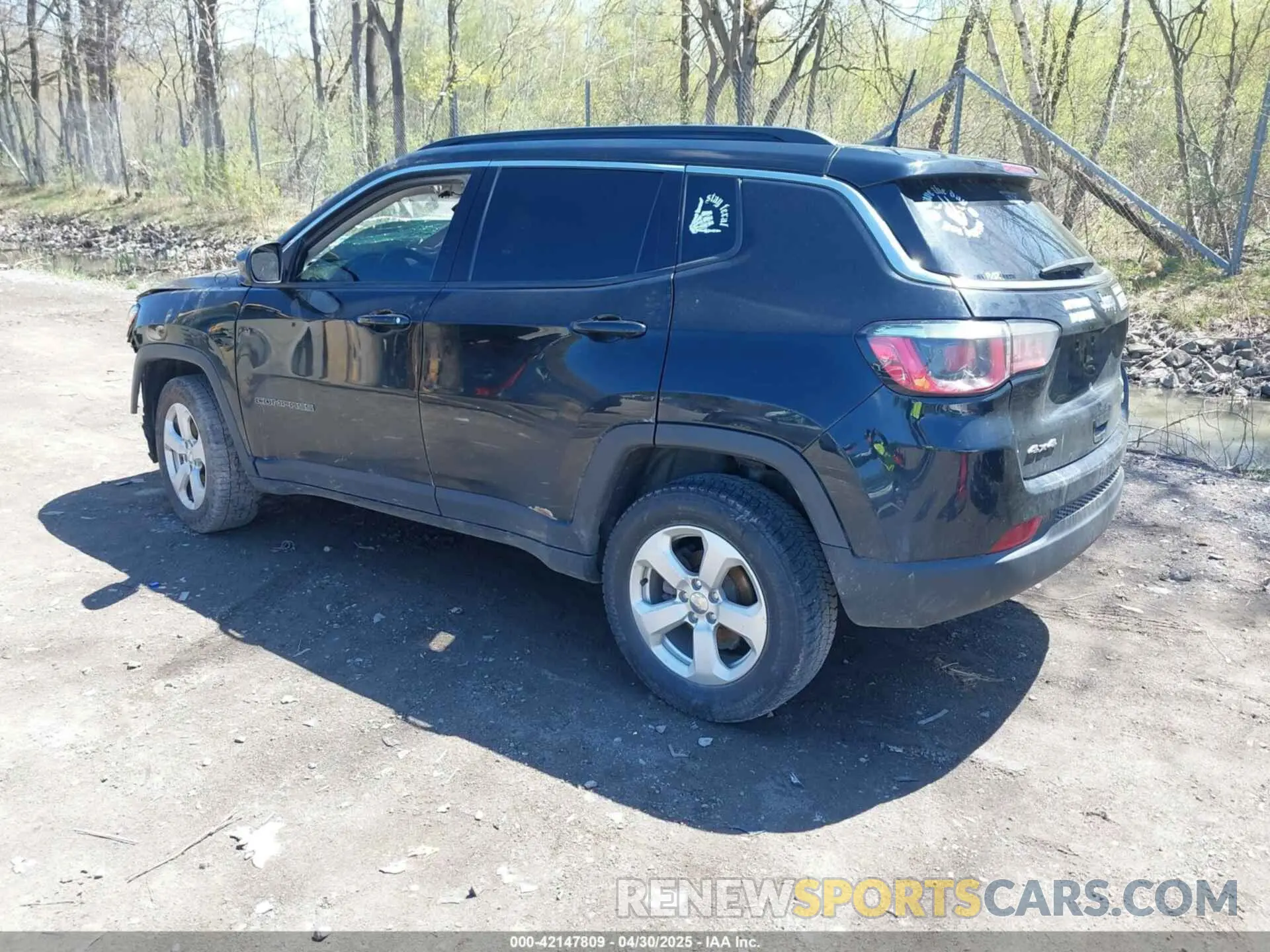 3 Photograph of a damaged car 3C4NJDBB2KT593620 JEEP COMPASS 2019