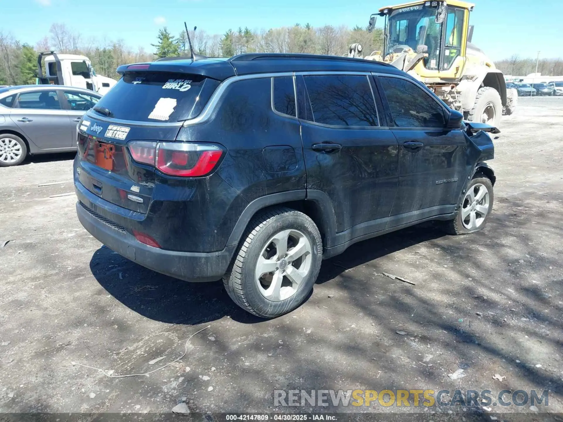 4 Photograph of a damaged car 3C4NJDBB2KT593620 JEEP COMPASS 2019