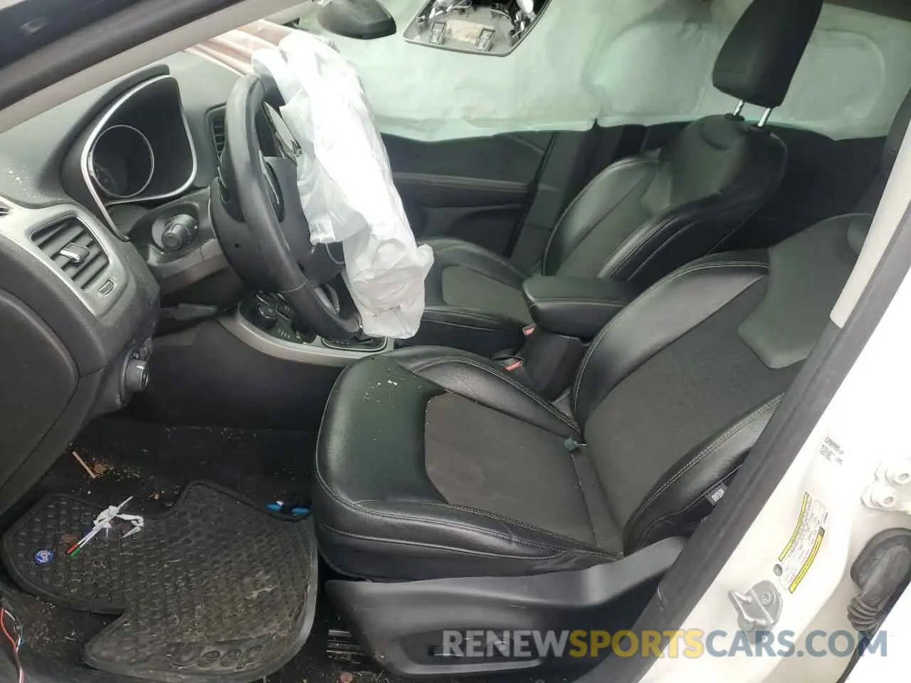 7 Photograph of a damaged car 3C4NJDBB2KT600968 JEEP COMPASS 2019