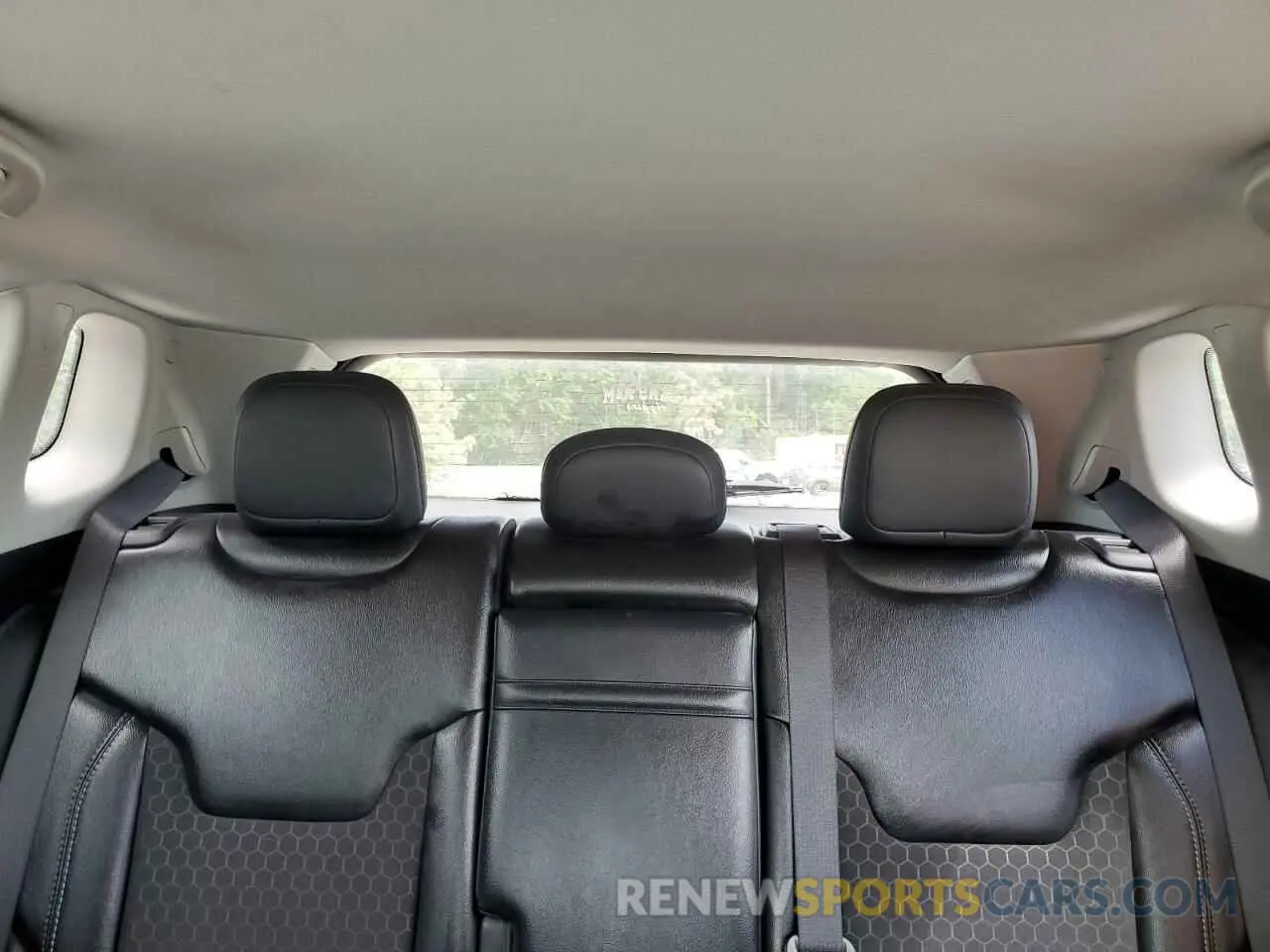 10 Photograph of a damaged car 3C4NJDBB2KT704117 JEEP COMPASS 2019