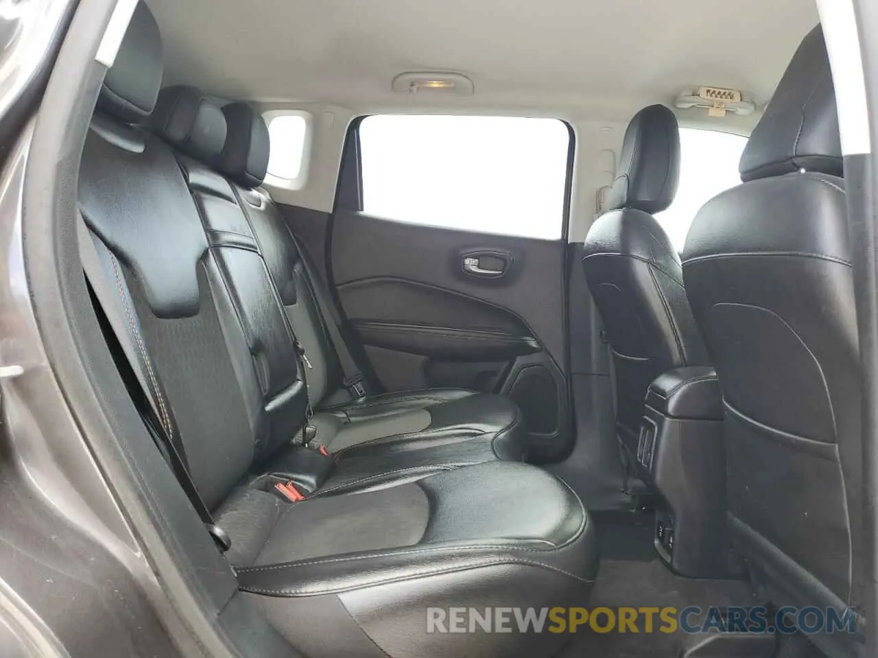 11 Photograph of a damaged car 3C4NJDBB2KT704117 JEEP COMPASS 2019