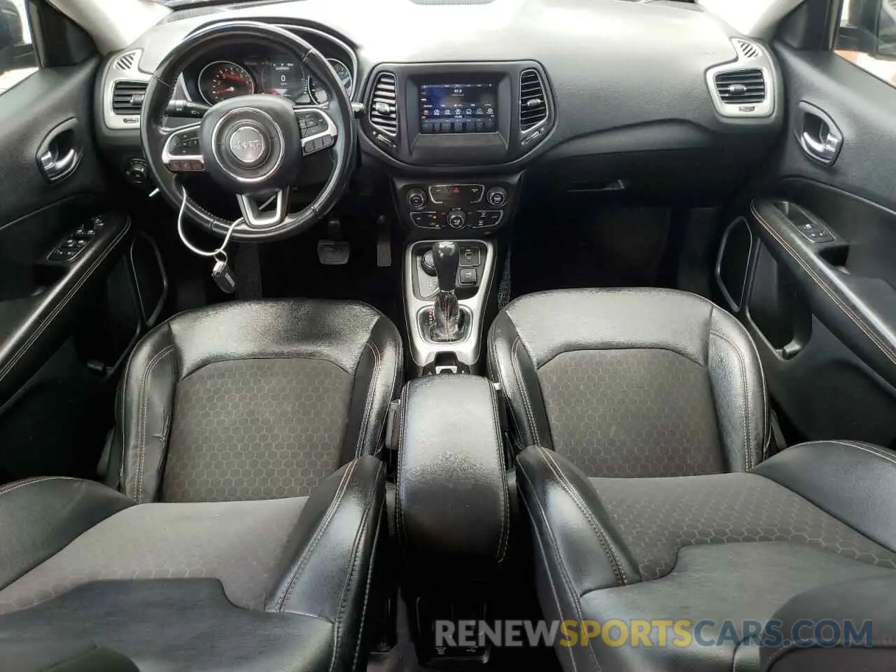8 Photograph of a damaged car 3C4NJDBB2KT704117 JEEP COMPASS 2019