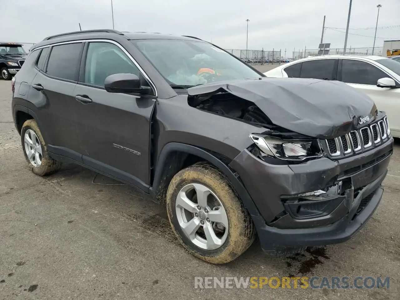 4 Photograph of a damaged car 3C4NJDBB2KT734797 JEEP COMPASS 2019