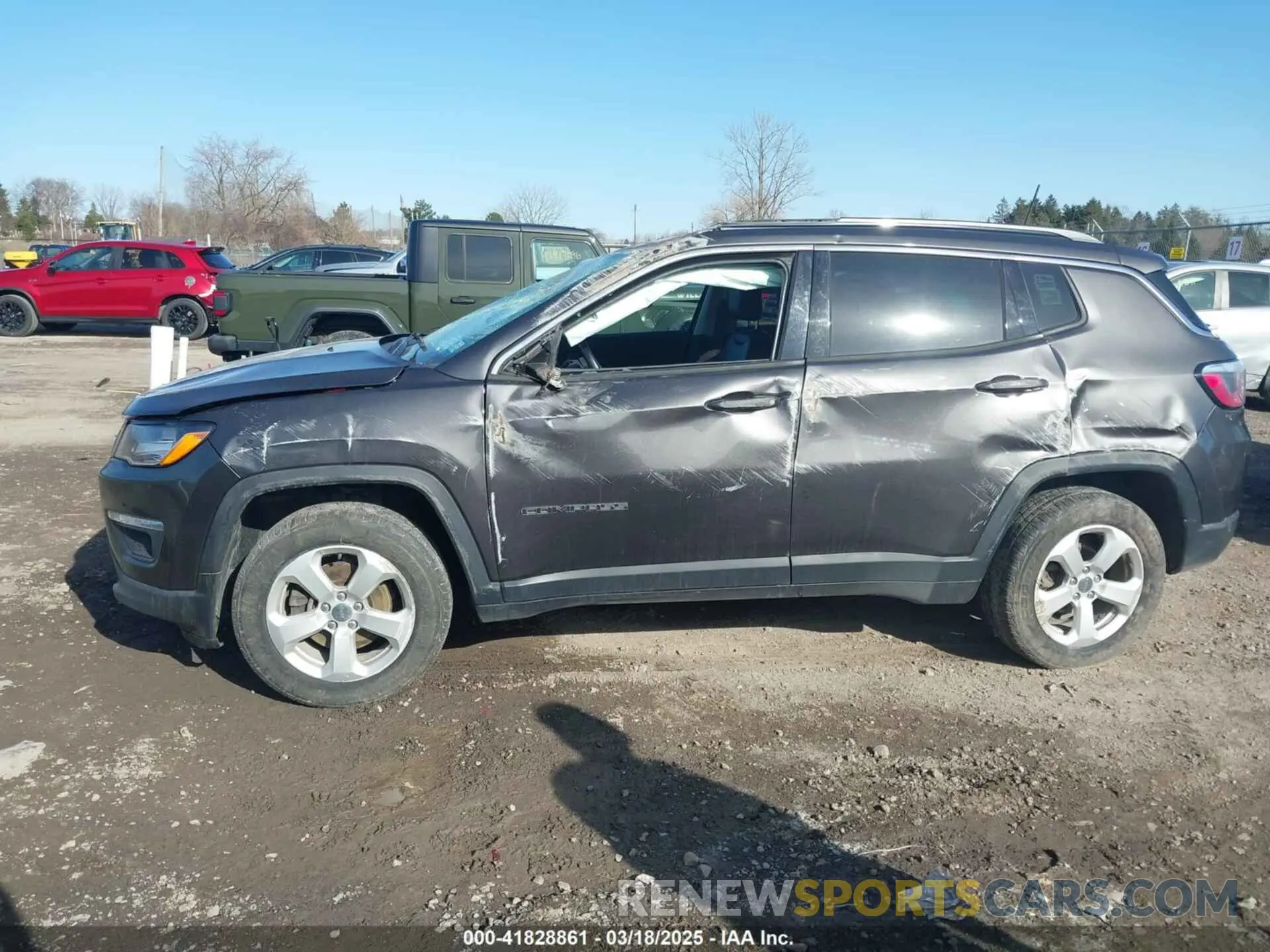 15 Photograph of a damaged car 3C4NJDBB2KT760879 JEEP COMPASS 2019