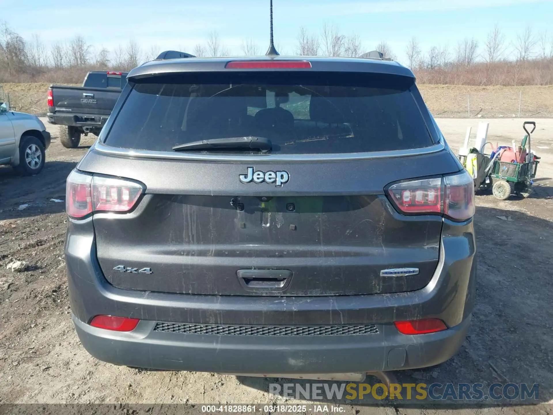 17 Photograph of a damaged car 3C4NJDBB2KT760879 JEEP COMPASS 2019