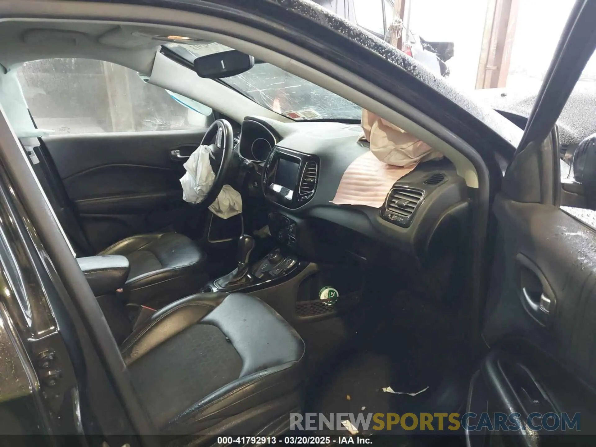 5 Photograph of a damaged car 3C4NJDBB2KT839193 JEEP COMPASS 2019