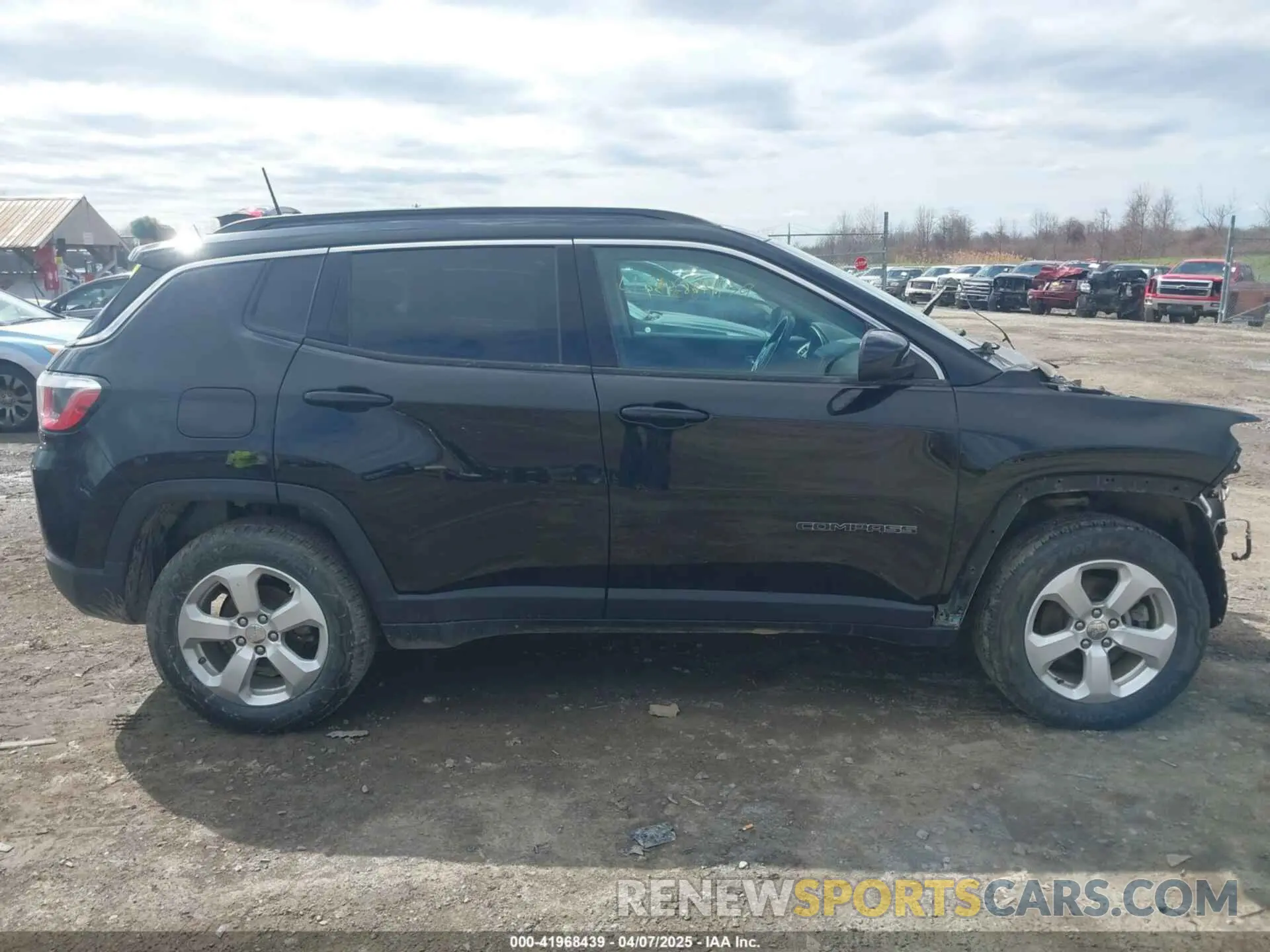 13 Photograph of a damaged car 3C4NJDBB3KT654330 JEEP COMPASS 2019