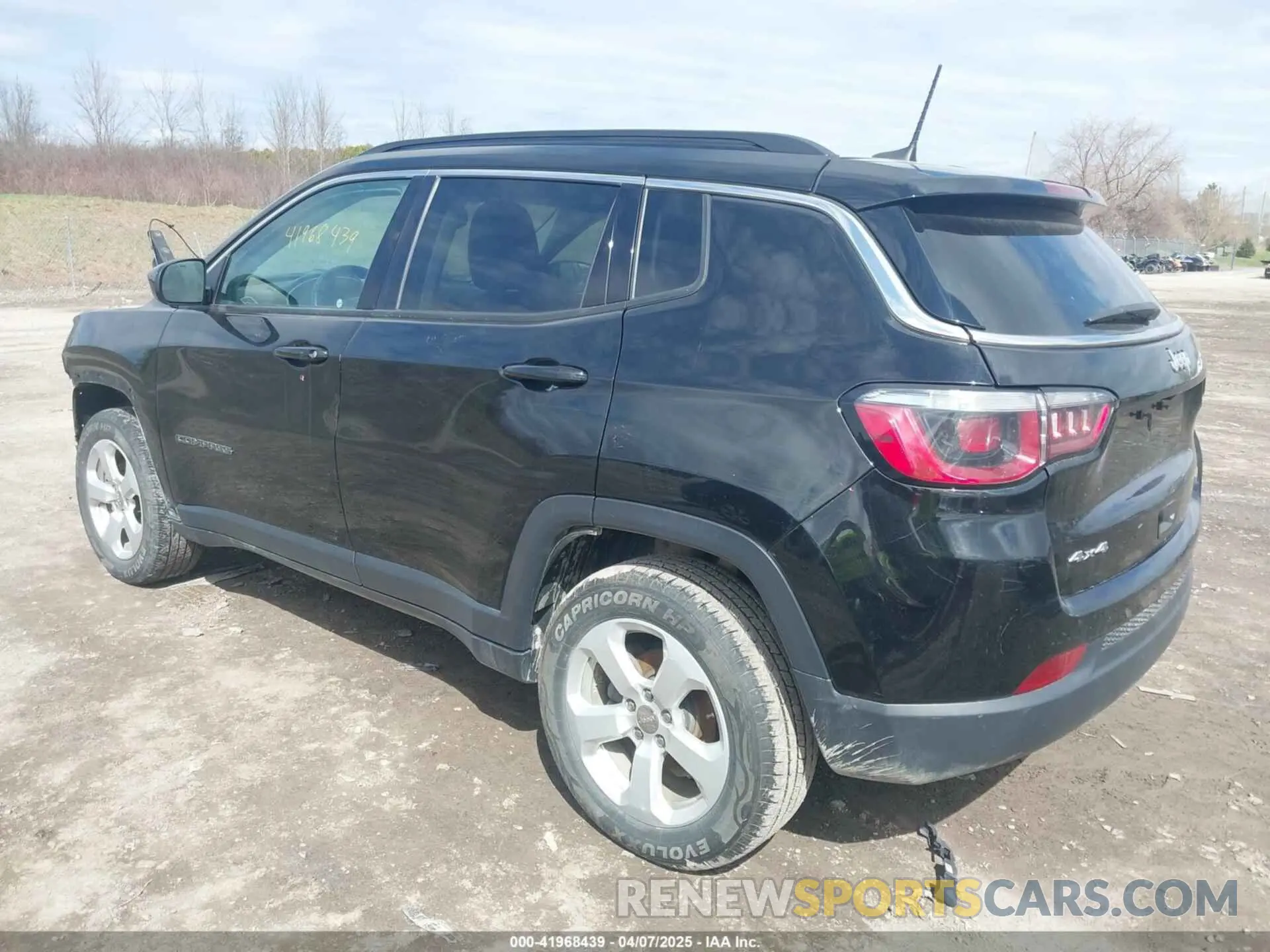 3 Photograph of a damaged car 3C4NJDBB3KT654330 JEEP COMPASS 2019