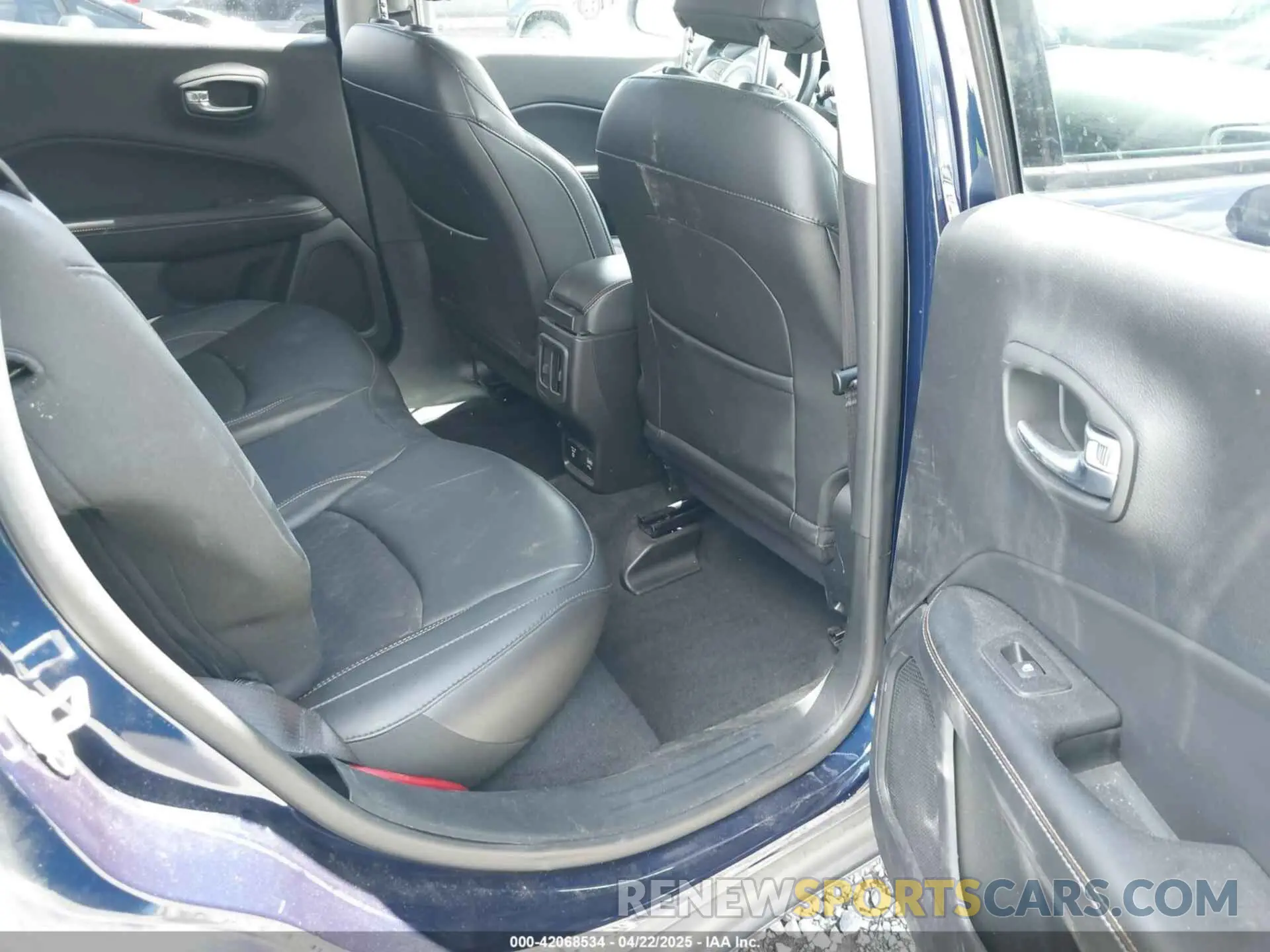 8 Фотография поврежденного автомобиля 3C4NJDBB3KT846931 JEEP COMPASS 2019