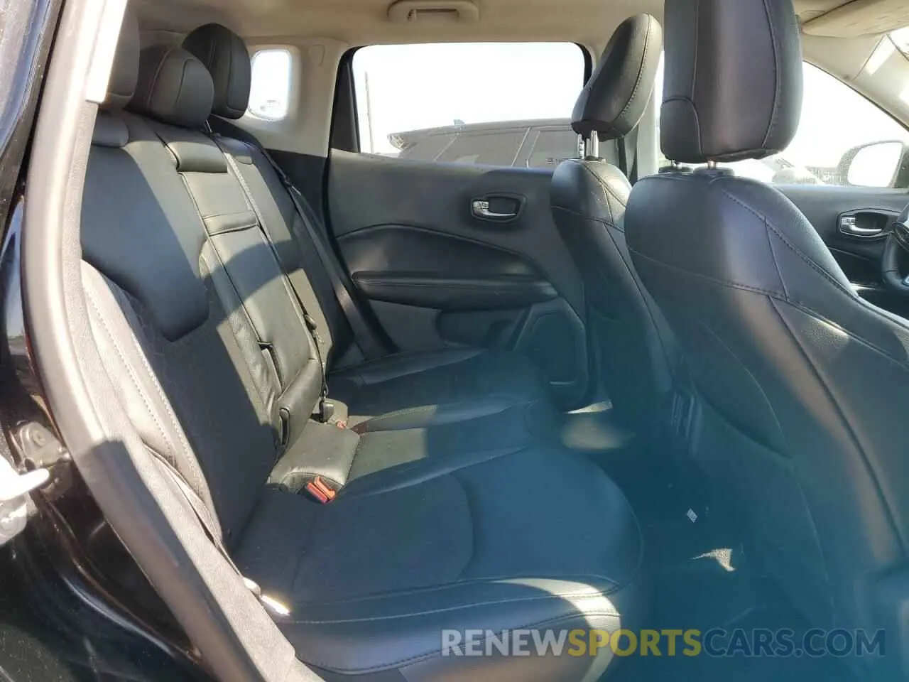 11 Photograph of a damaged car 3C4NJDBB4KT621210 JEEP COMPASS 2019