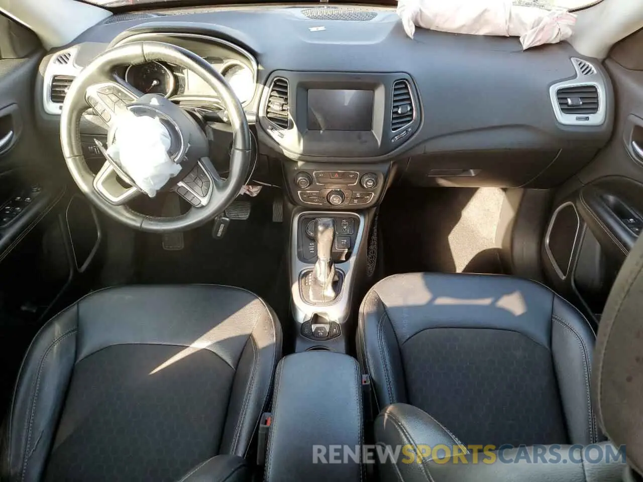 8 Фотография поврежденного автомобиля 3C4NJDBB4KT768319 JEEP COMPASS 2019