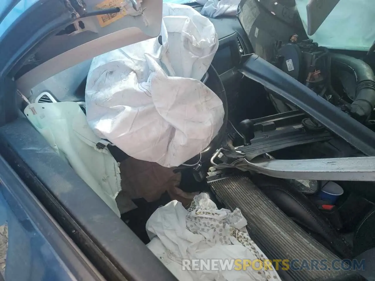 8 Photograph of a damaged car 3C4NJDBB5KT675311 JEEP COMPASS 2019