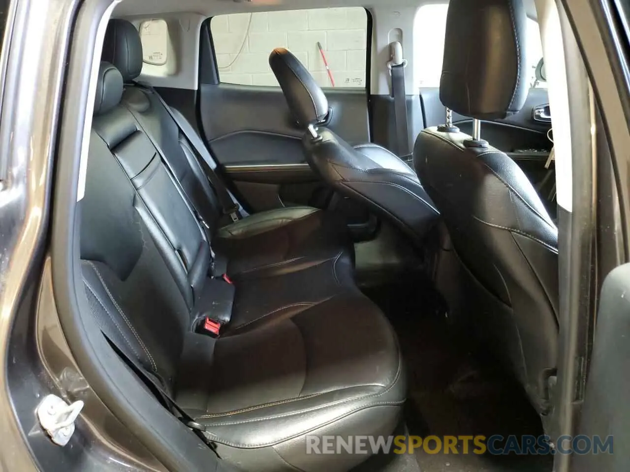 11 Фотография поврежденного автомобиля 3C4NJDBB6KT656444 JEEP COMPASS 2019