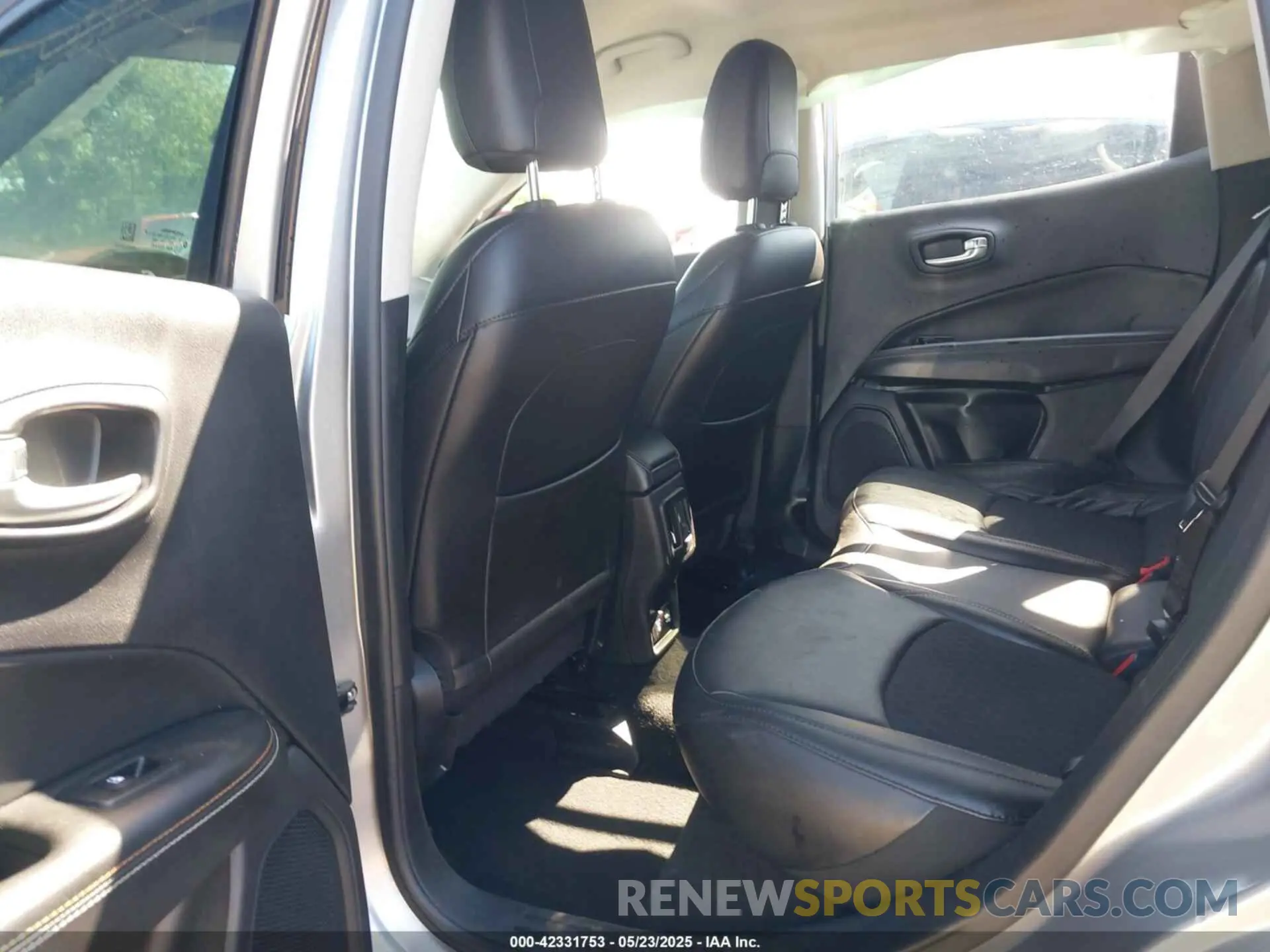 8 Фотография поврежденного автомобиля 3C4NJDBB6KT697110 JEEP COMPASS 2019
