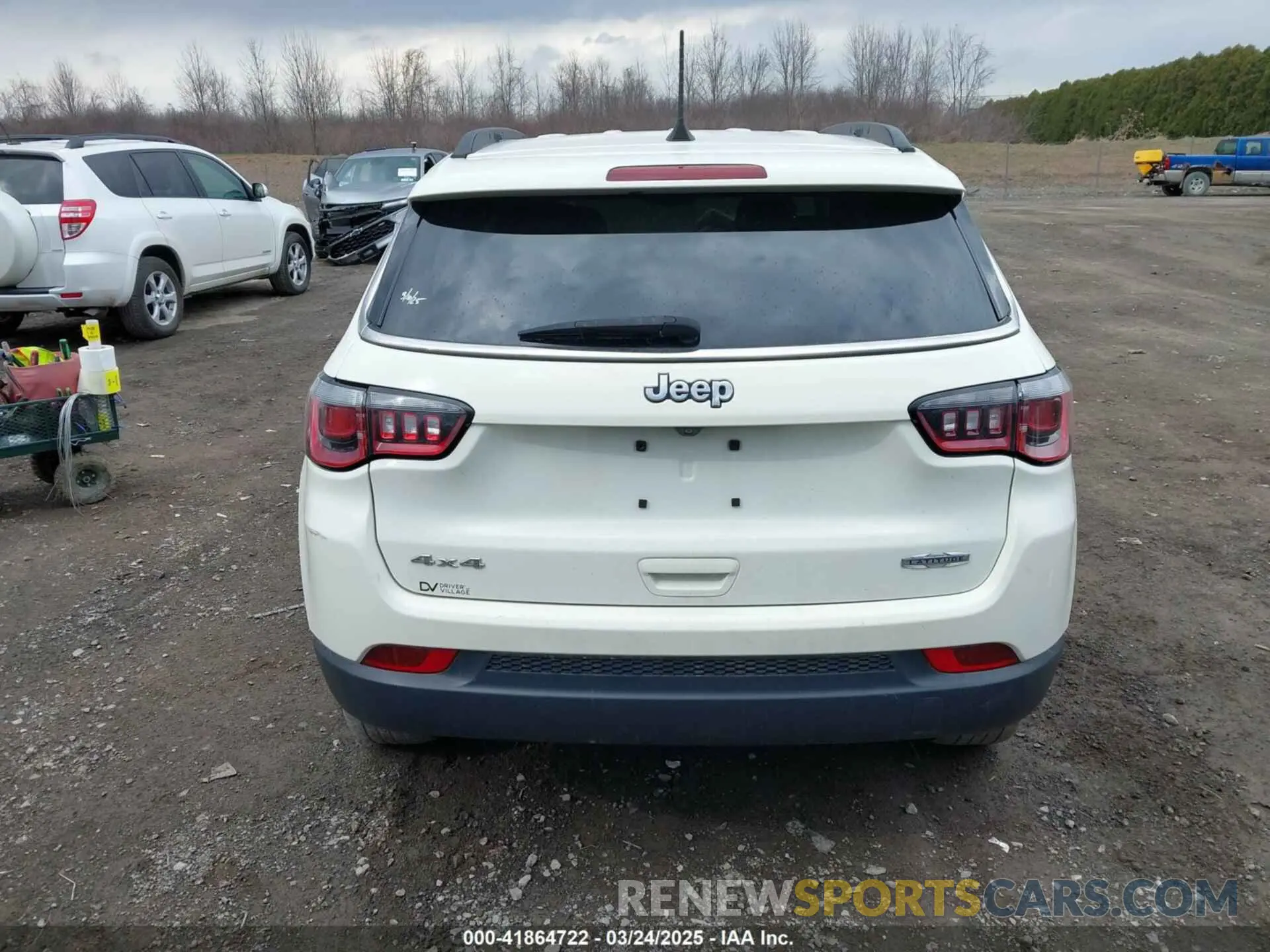 15 Photograph of a damaged car 3C4NJDBB6KT839035 JEEP COMPASS 2019