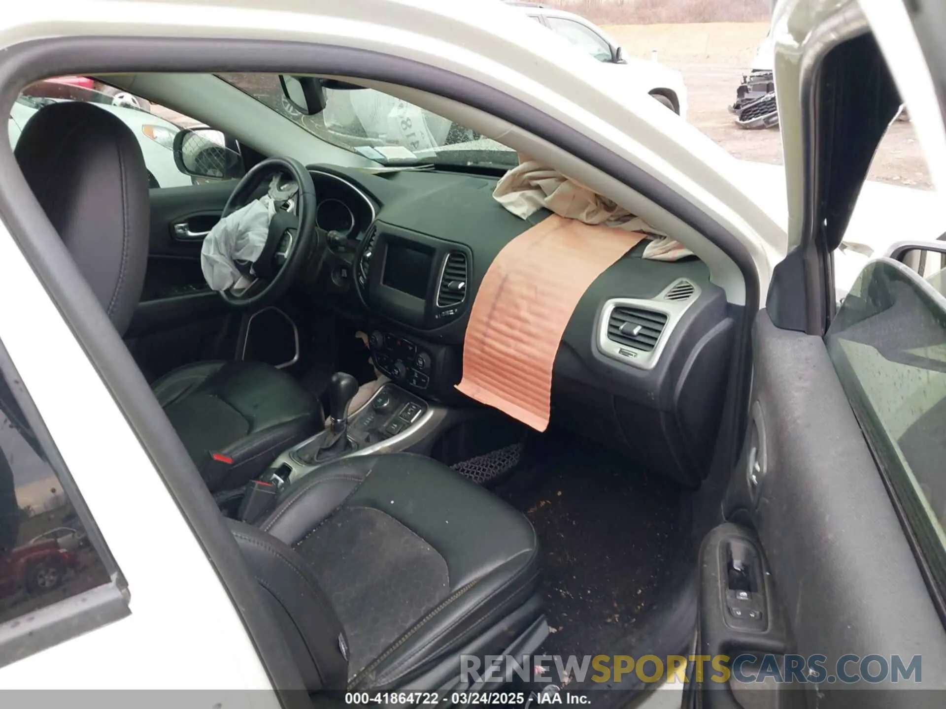 5 Photograph of a damaged car 3C4NJDBB6KT839035 JEEP COMPASS 2019