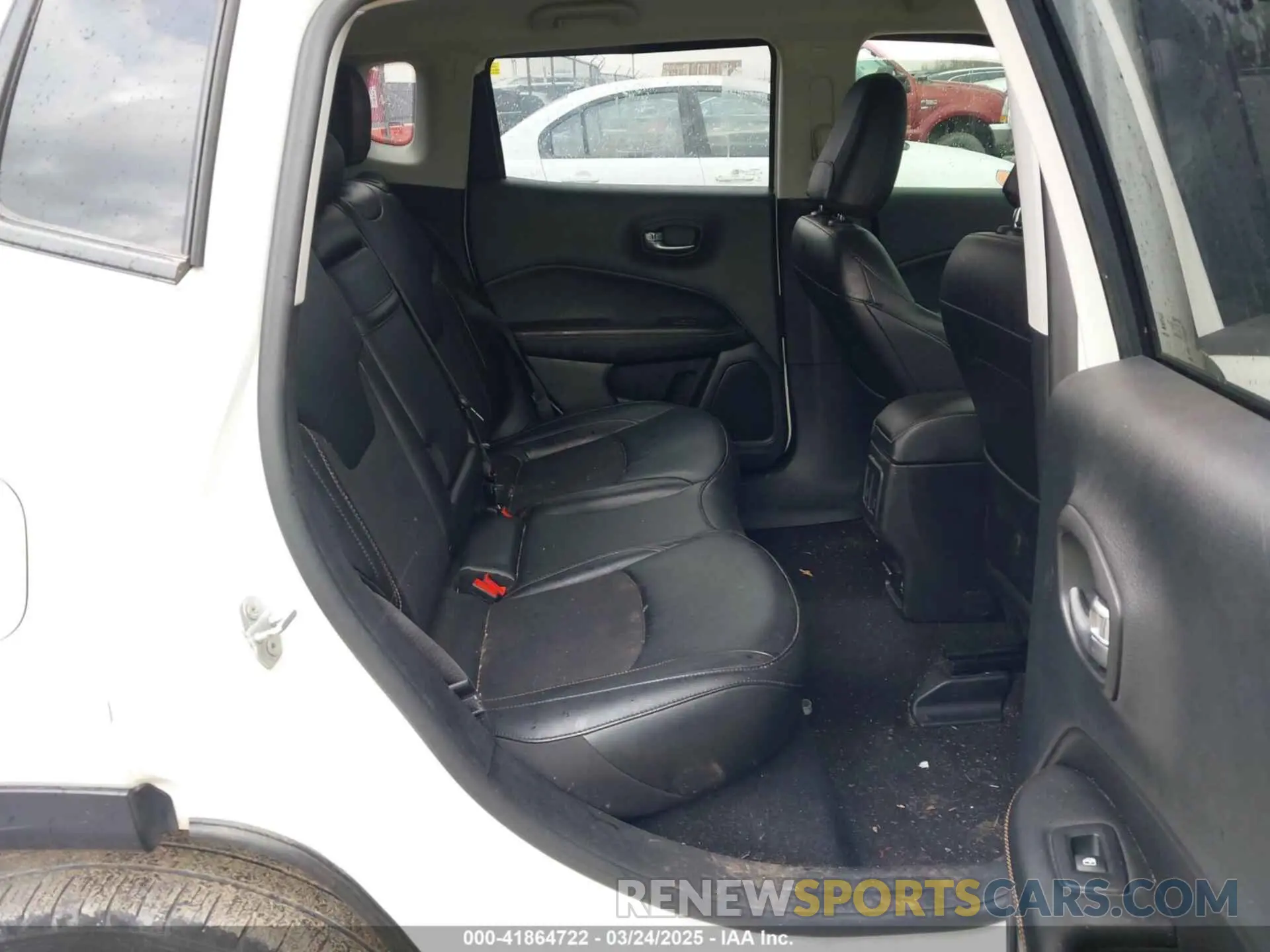 8 Photograph of a damaged car 3C4NJDBB6KT839035 JEEP COMPASS 2019