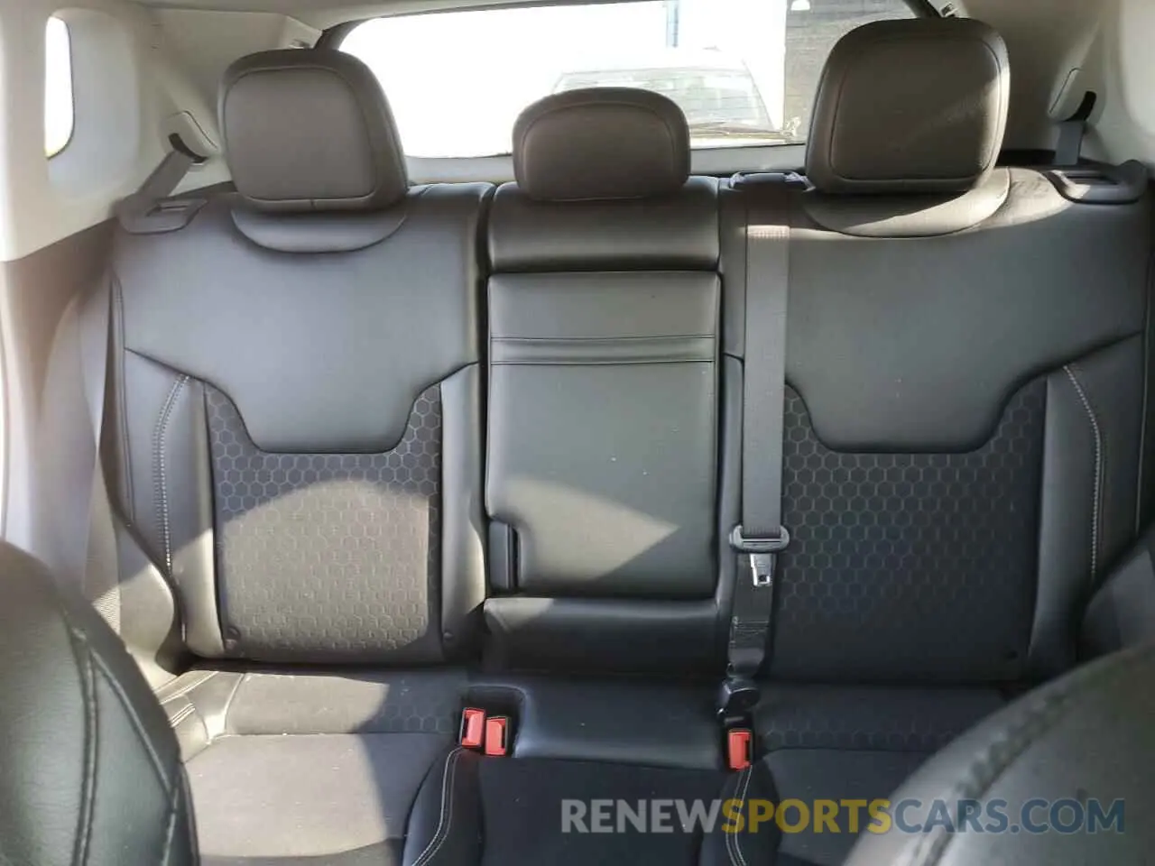 10 Photograph of a damaged car 3C4NJDBB6KT839715 JEEP COMPASS 2019